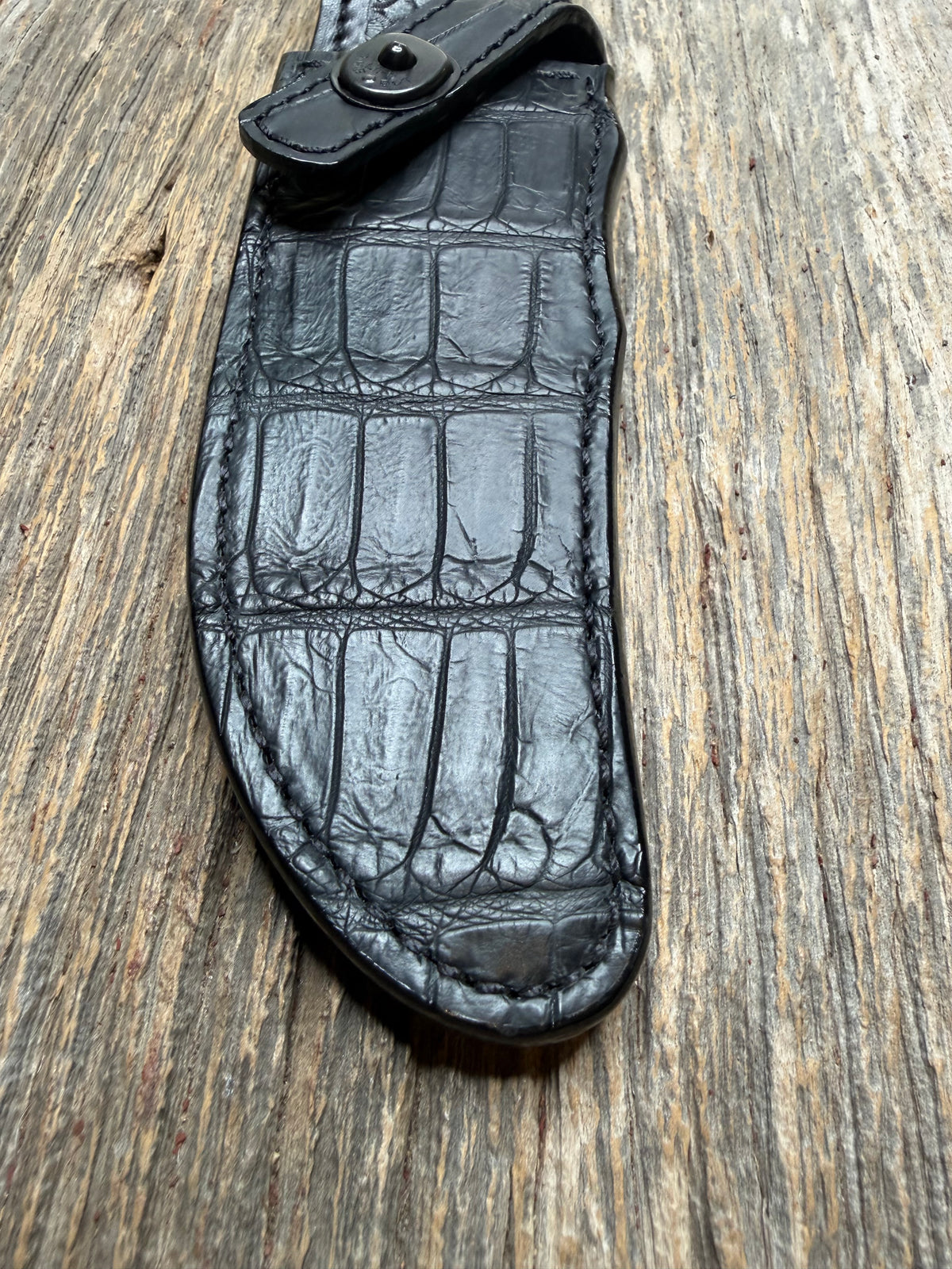 New Randall Model 4-6 Fighter Sheath in Exotic Black Matte Crocodile from Treeman with the newest Black Canteen snap. Killer sheath.