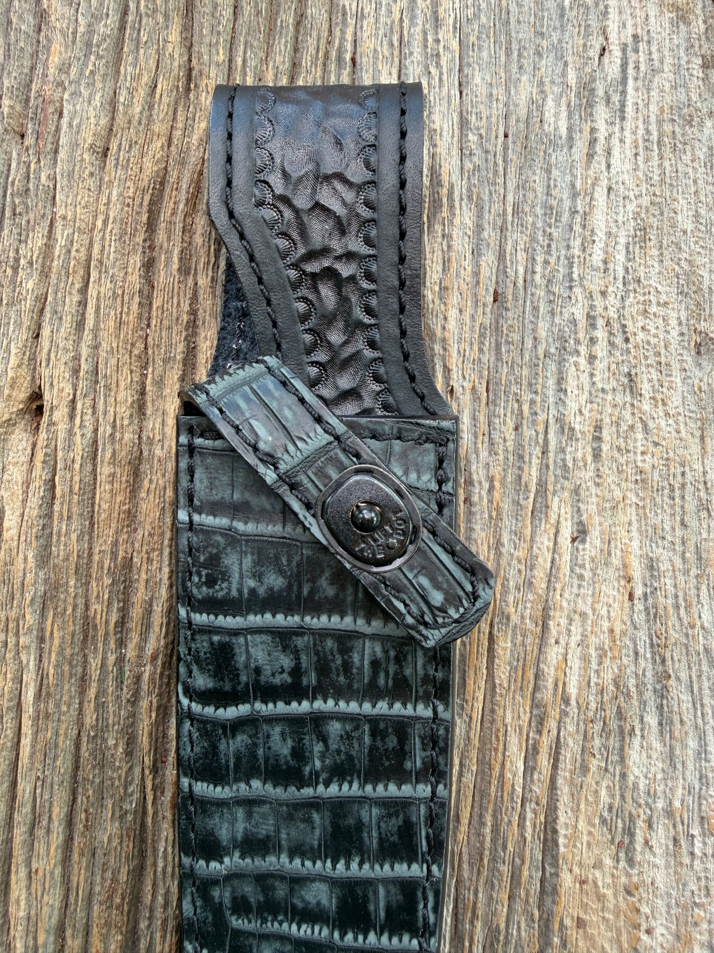 New Randall Model 25-6 Sheath in Exotic Black/Grey Matte Crocodile from Treeman with the newest Black Canteen snap.