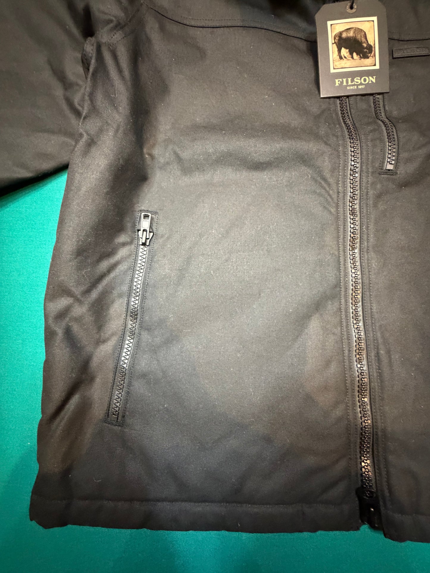 NWT Filson TIN CLOTH PRIMALOFT® JACKET in Black in a size Large NWT