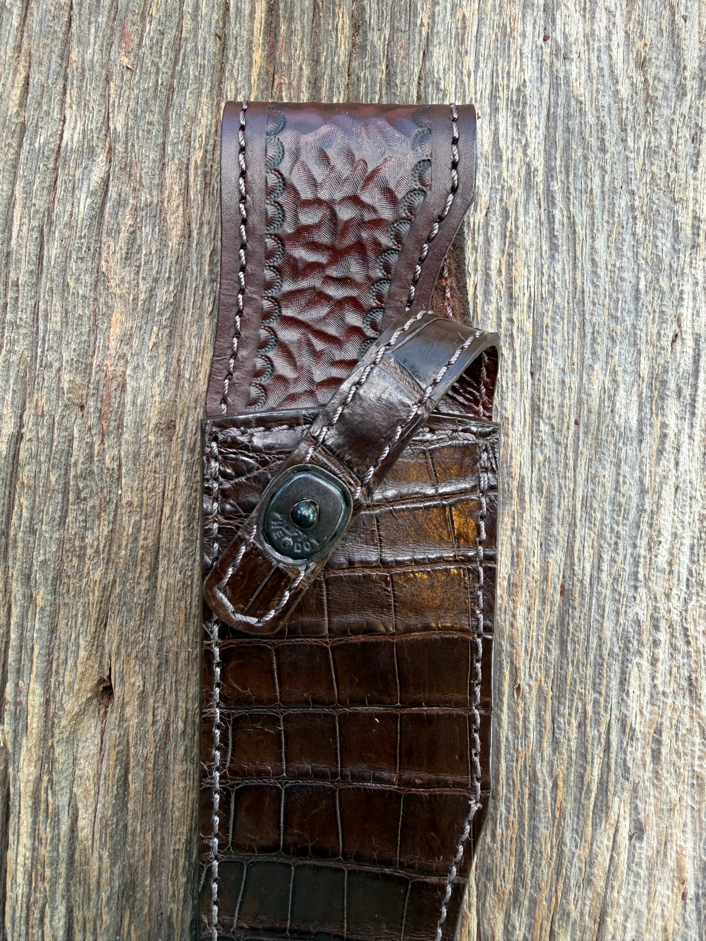 New Randall Model 12-8 Big Bear Sheath in Exotic Chocolate Brown Matte Crocodile from Treeman with the newest Black Canteen snap. Killer sheath.