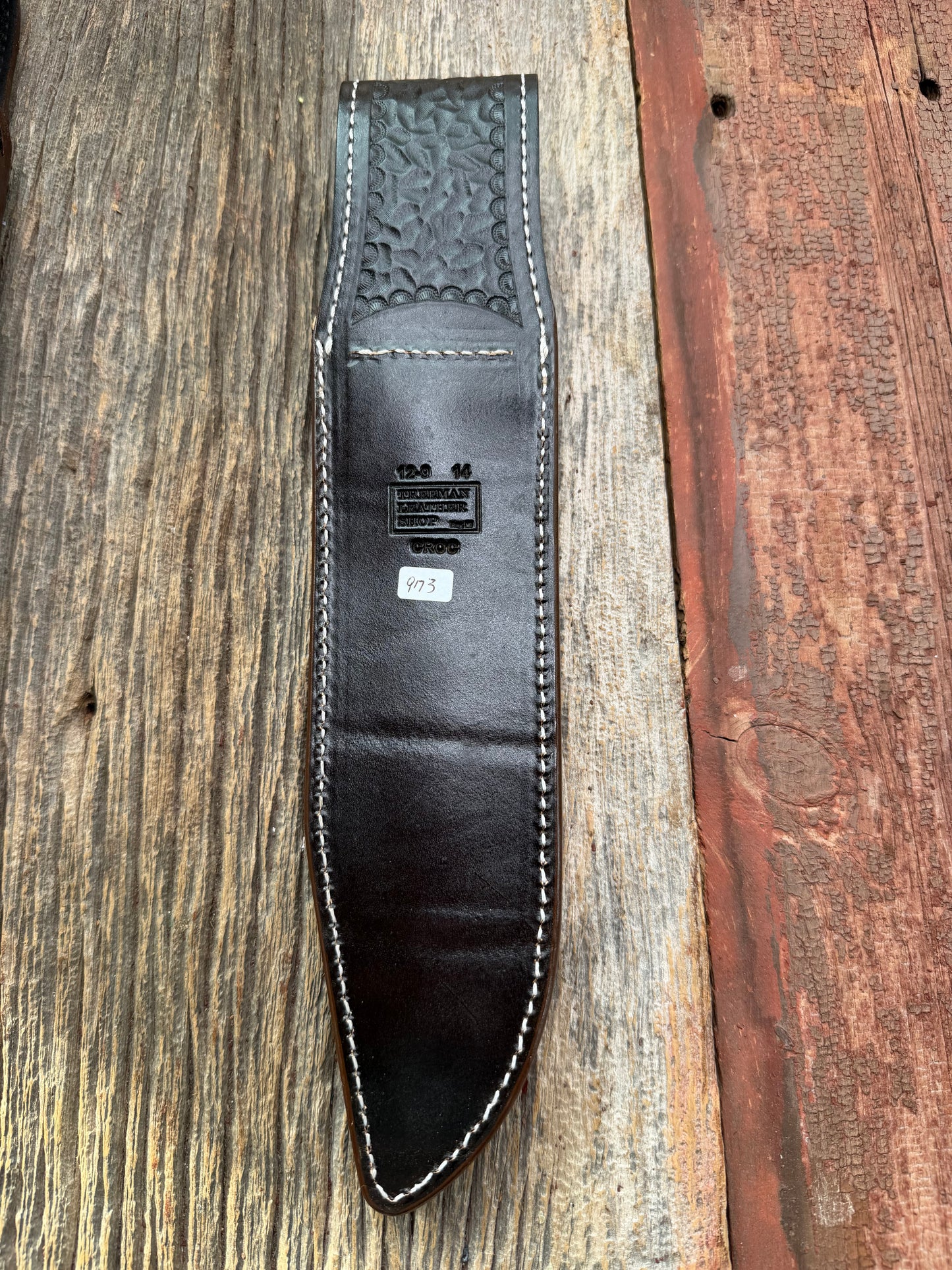 New Randall Model 12-9/14 Grind Sheath in Exotic Ivory Matte Crocodile (tail portion) from Treeman with a silver Canteen snap. Killer sheath.