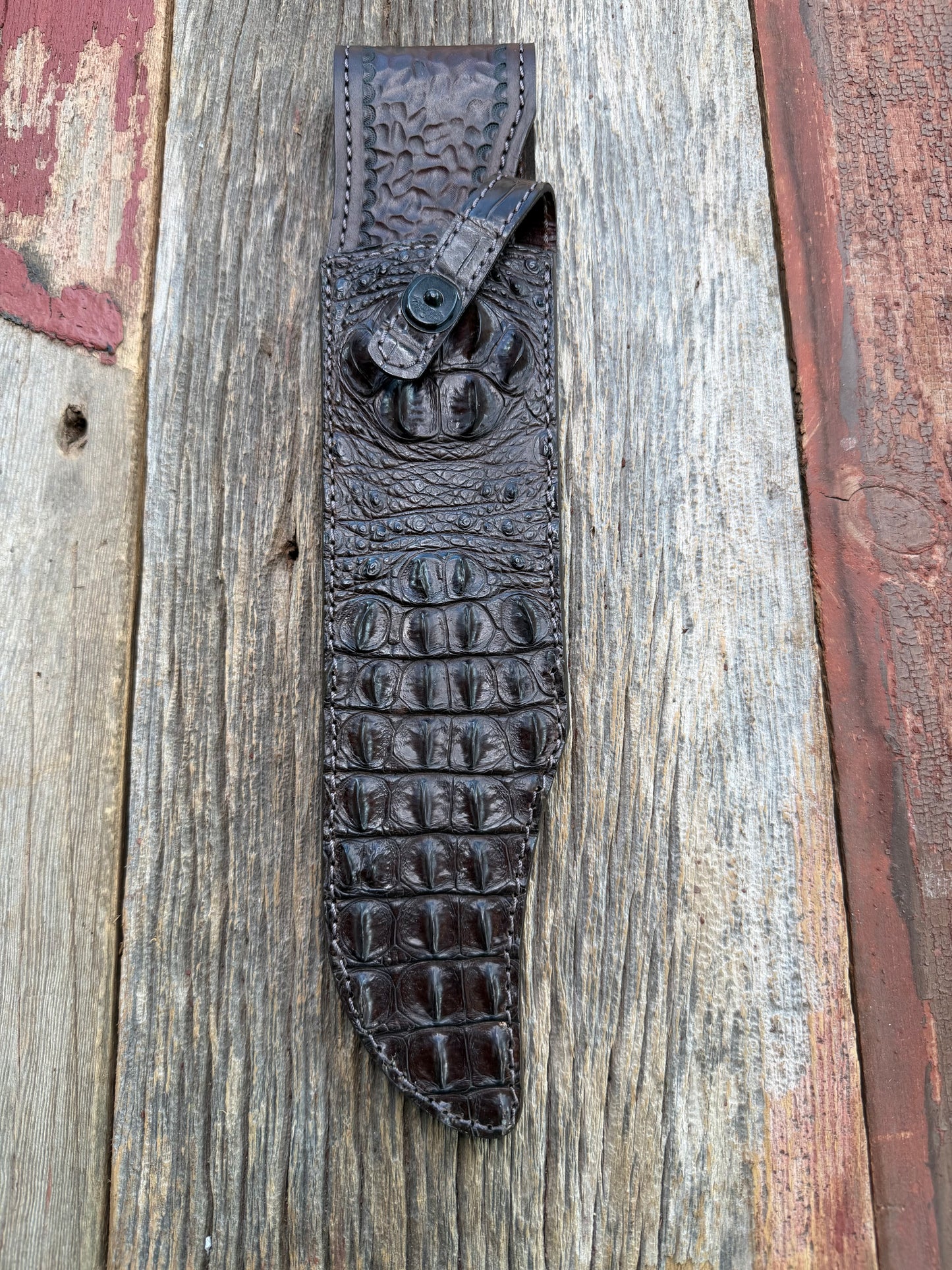New Randall Model 12-11 Smitty Sheath in Exotic Chocolate Brown Matte Crocodile (Hornback and Skull) from Treeman with the newest Black Canteen snap. Killer sheath.