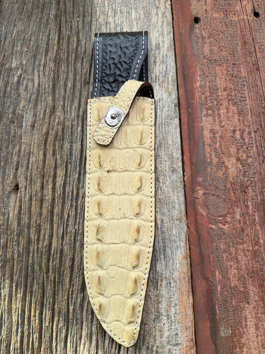 New Randall Model 12-9/14 Grind Sheath in Exotic Ivory Matte Crocodile (tail portion) from Treeman with a silver Canteen snap. Killer sheath.