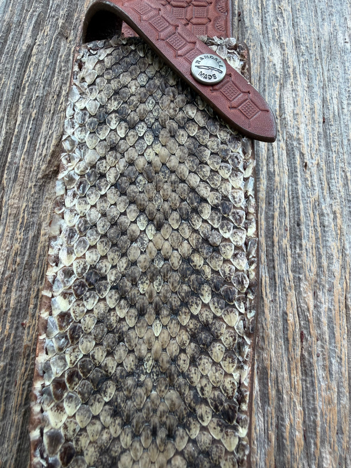 Randall Model 12-8 “Big Bear” Exotic Western Diamondback Rattlesnake Sheath from Sullivans by Gutcher. Basket weave belt loop. Randall Snap… killer.