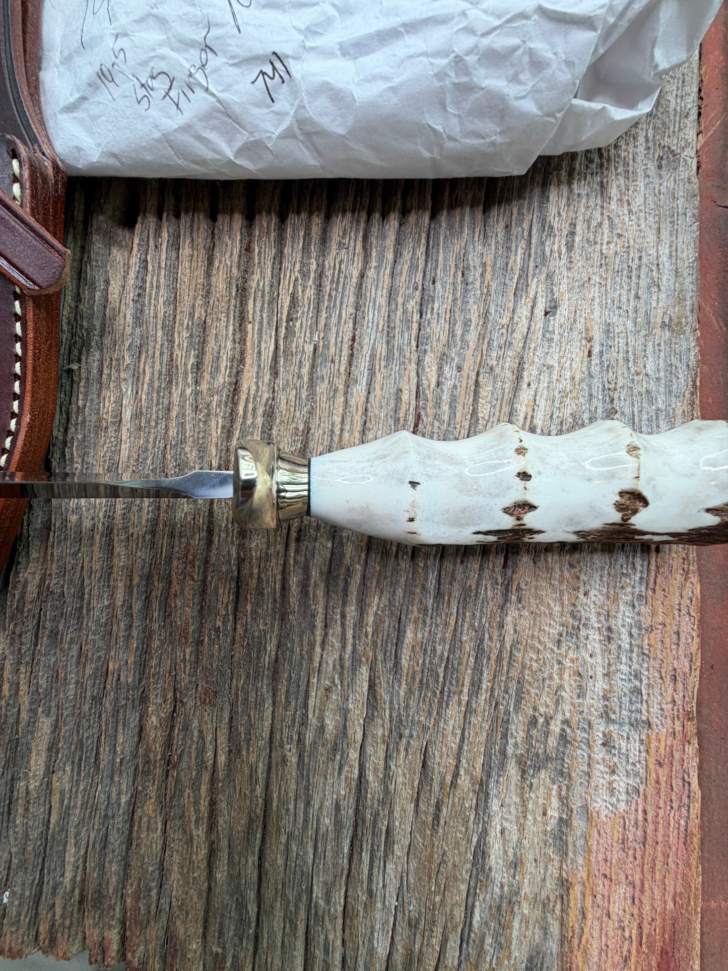 New in Paper Randall Model 19-5 with a nice Stag finger grooves handle. Nickel silver Single Hilt a Nickel silver collar, natural end, Stainless steel blade.