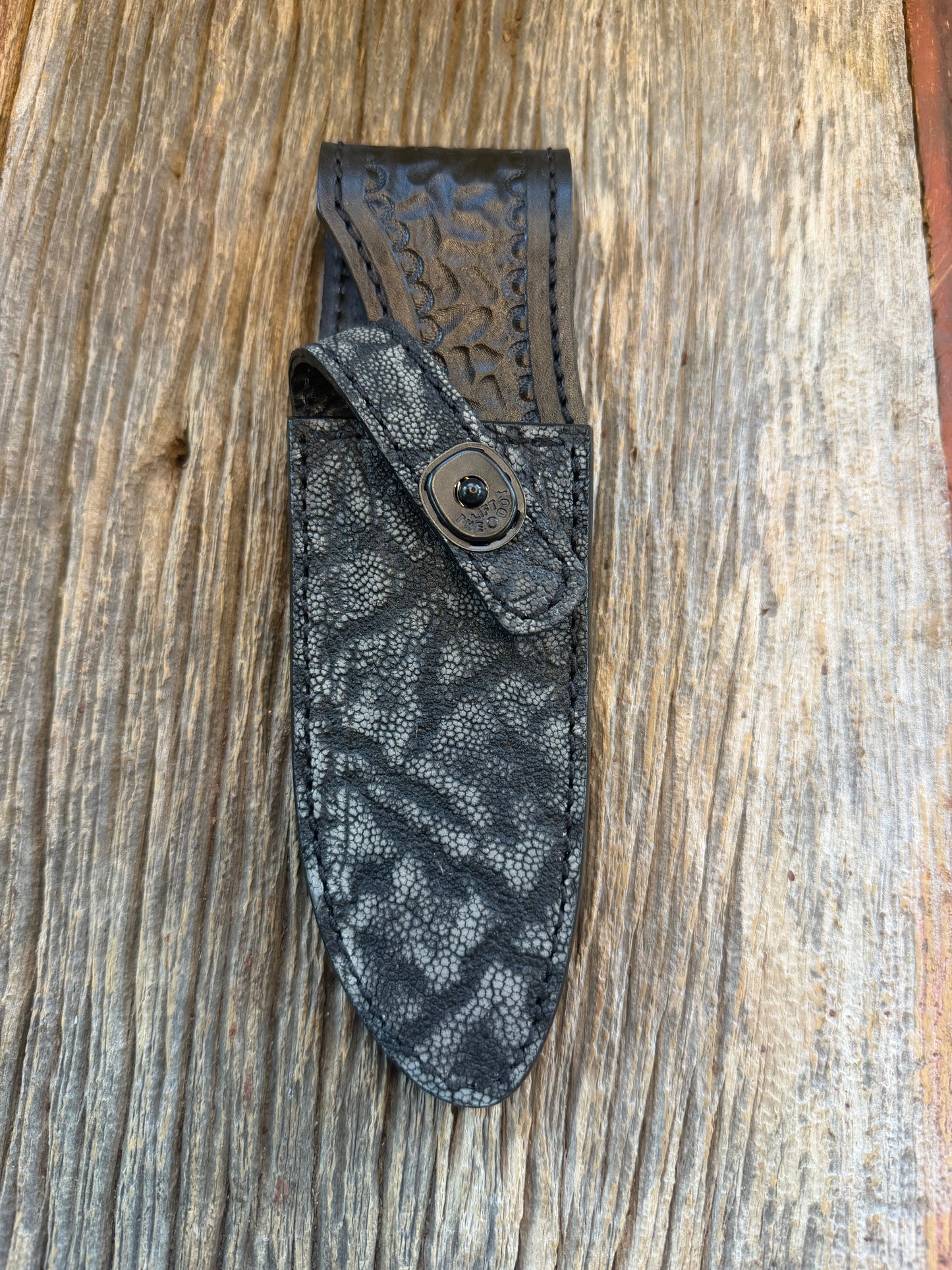 Randall Model 11-5 Sheath in Exotic African Elephant Ear from Treeman Sheaths. Black and Grey pebble texture and the new black Canteen snap, phenomenal.