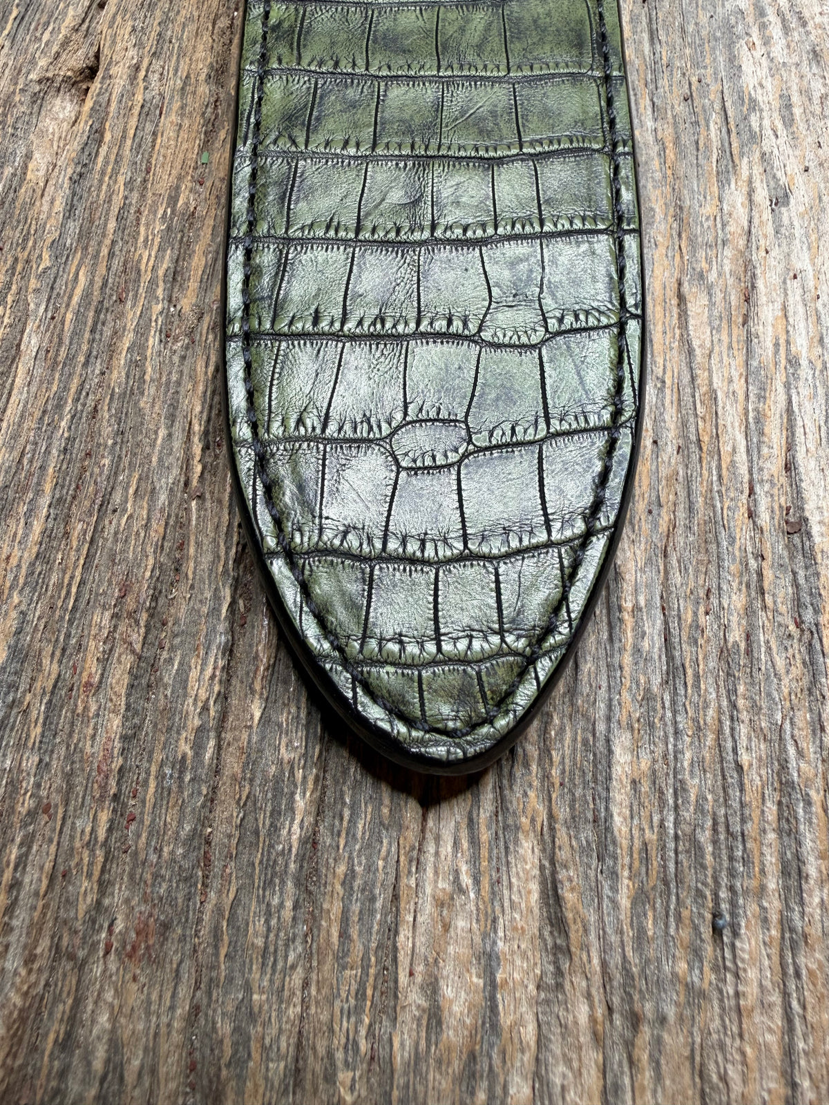 New Randall Model Clinton Special Sheath in Exotic Army Green Matte Crocodile from Treeman with the newest Black Canteen snap. Killer sheath.
