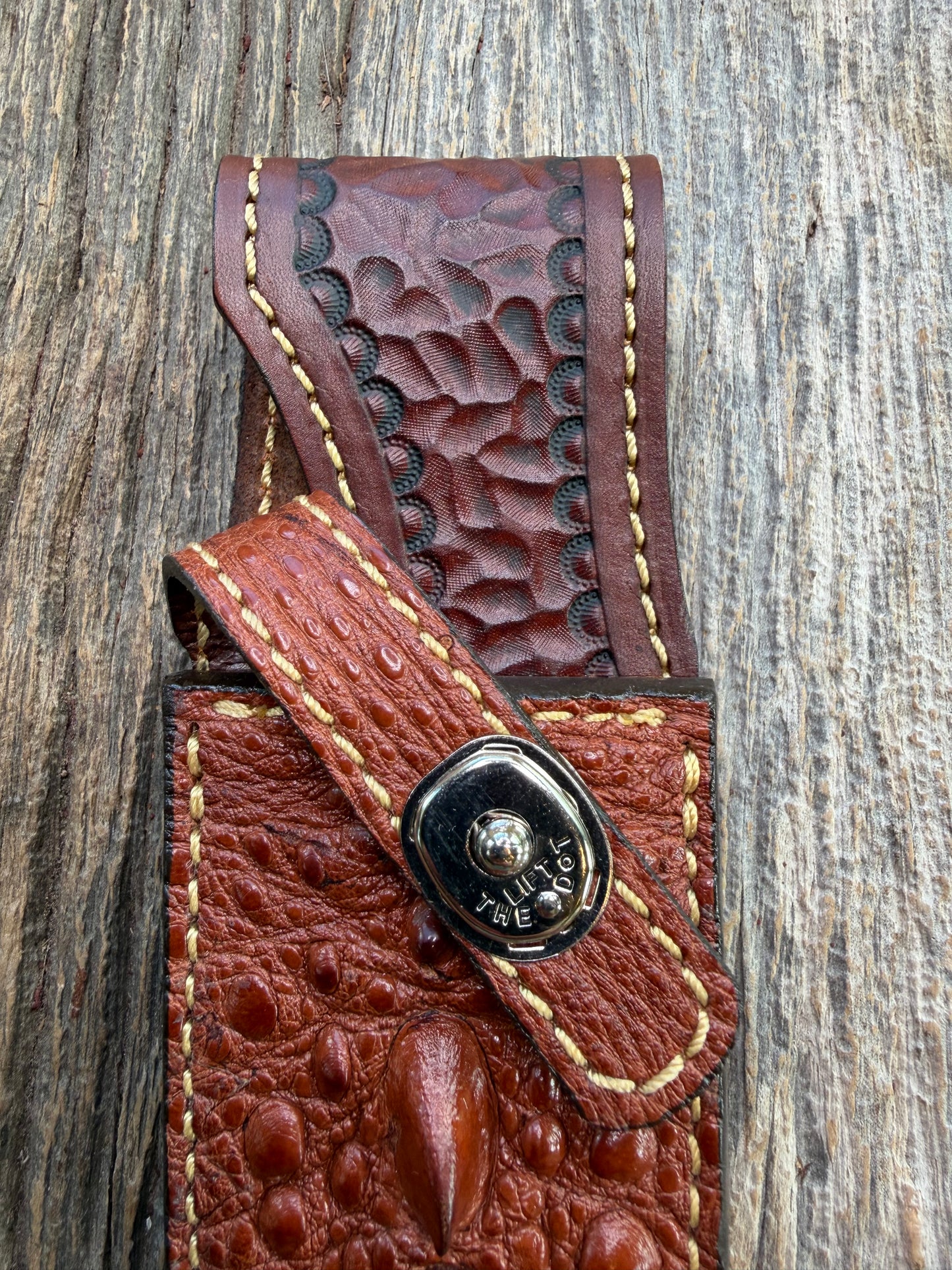 Randall Model 11-4 Sheath in Exotic Tan Snapping Turtle from Treeman Sheaths. Horny texture with a silver Canteen snap, phenomenal.