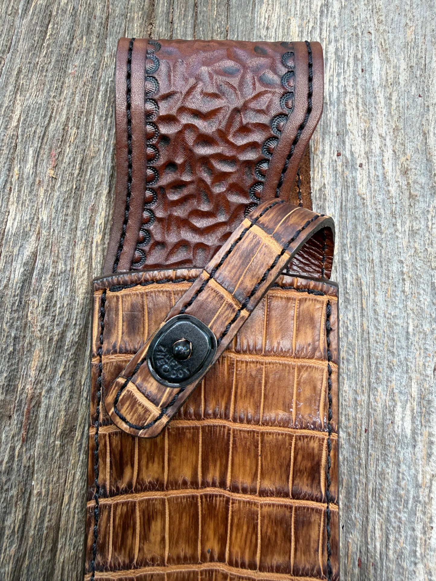 New Randall Model 12-11 Smitty Sheath in Exotic Tan Matte Crocodile from Treeman with the newest Black Canteen snap.