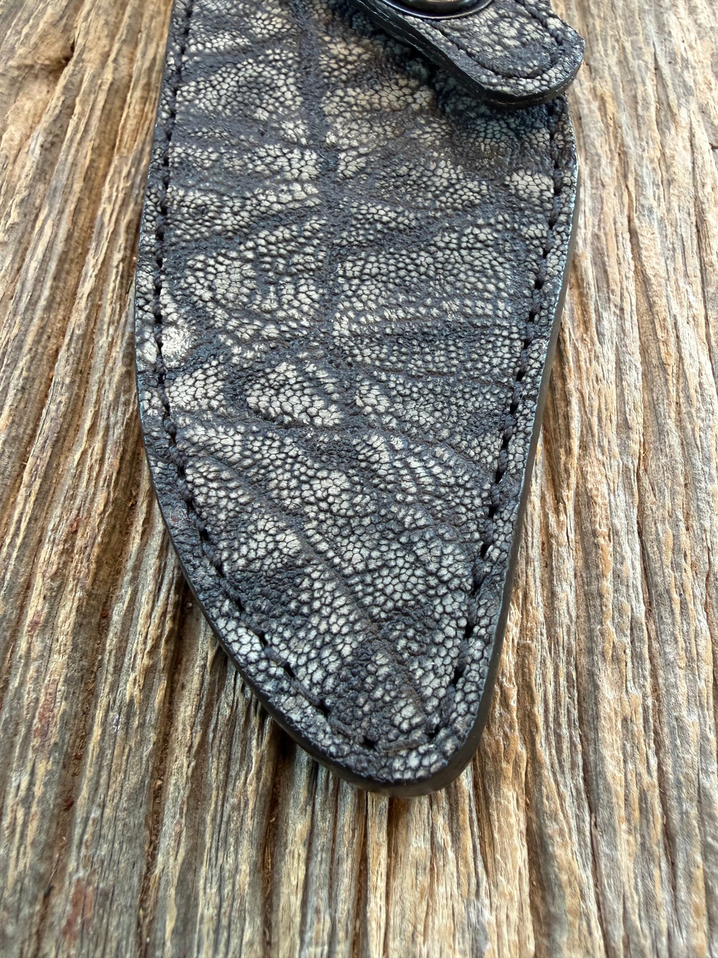 Randall Model 19-5 Sheath in Exotic African Elephant Ear from Treeman Sheaths. Black and Grey pebble texture and the new black Canteen snap, phenomenal.