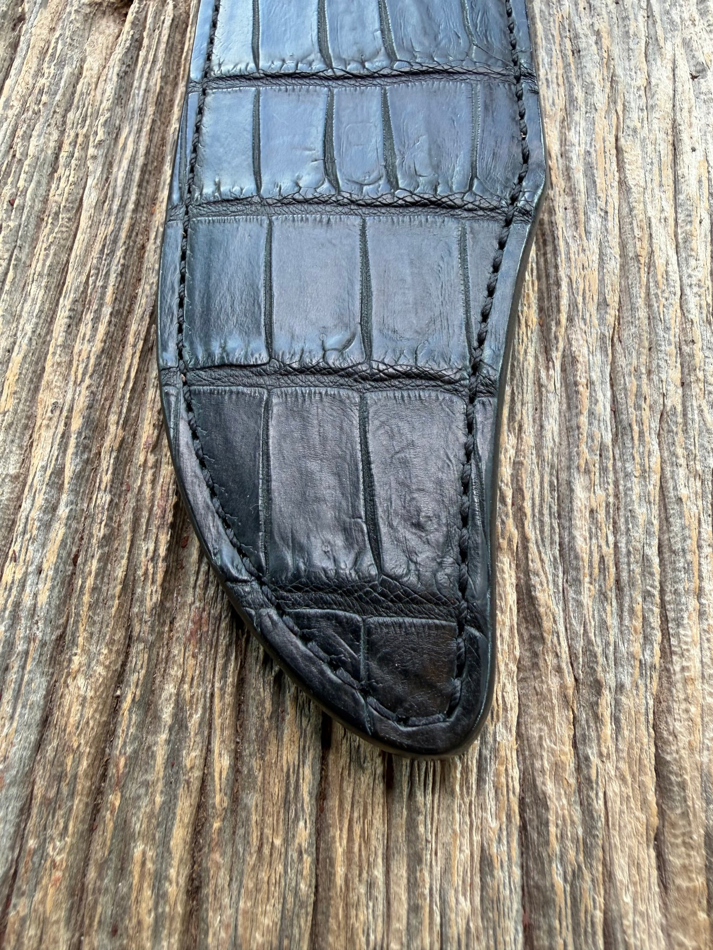 New Randall Model 12-9 Sheath in Exotic Black Matte Crocodile from Treeman with the newest Black Canteen snap. Killer sheath.