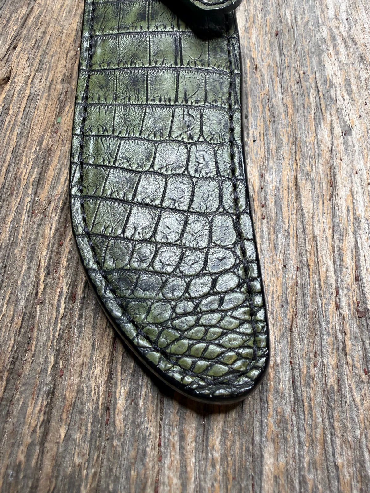 New Randall Model 12-6 Sheath in Exotic Army Green Matte Crocodile from Treeman with the newest Black Canteen snap. Killer sheath.
