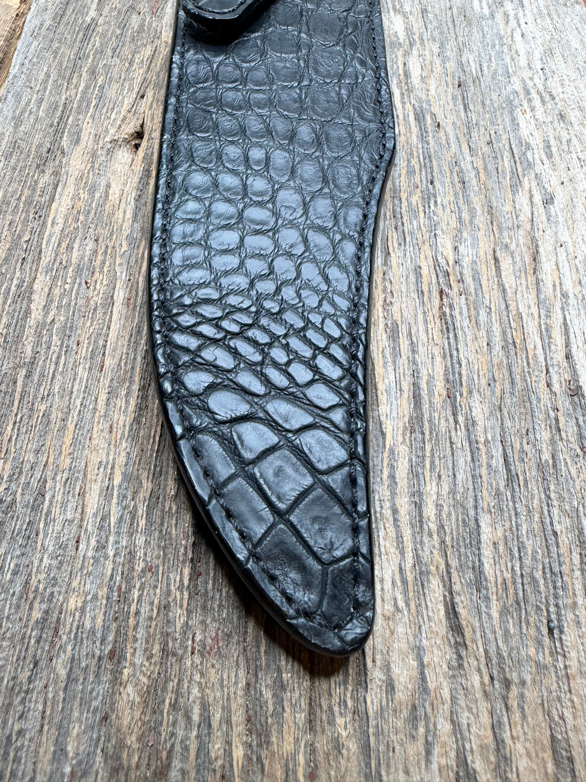 New Randall Model 12-8 Big Bear Sheath in Exotic Black Matte Crocodile from Treeman with the newest Black Canteen snap. Killer sheath.