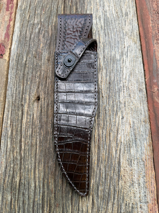 New Randall Model 12-8 Big Bear Sheath in Exotic Chocolate Brown Matte Crocodile from Treeman with the newest Black Canteen snap. Killer sheath.