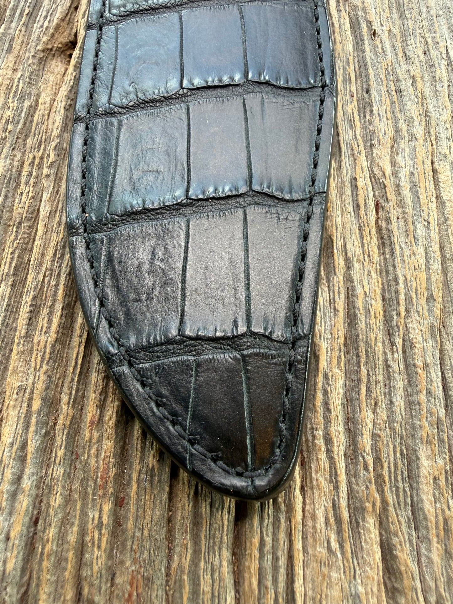 New Randall Model 12-9 Sheath in Exotic Black Matte Crocodile from Treeman with the newest Black Canteen snap. Killer sheath.