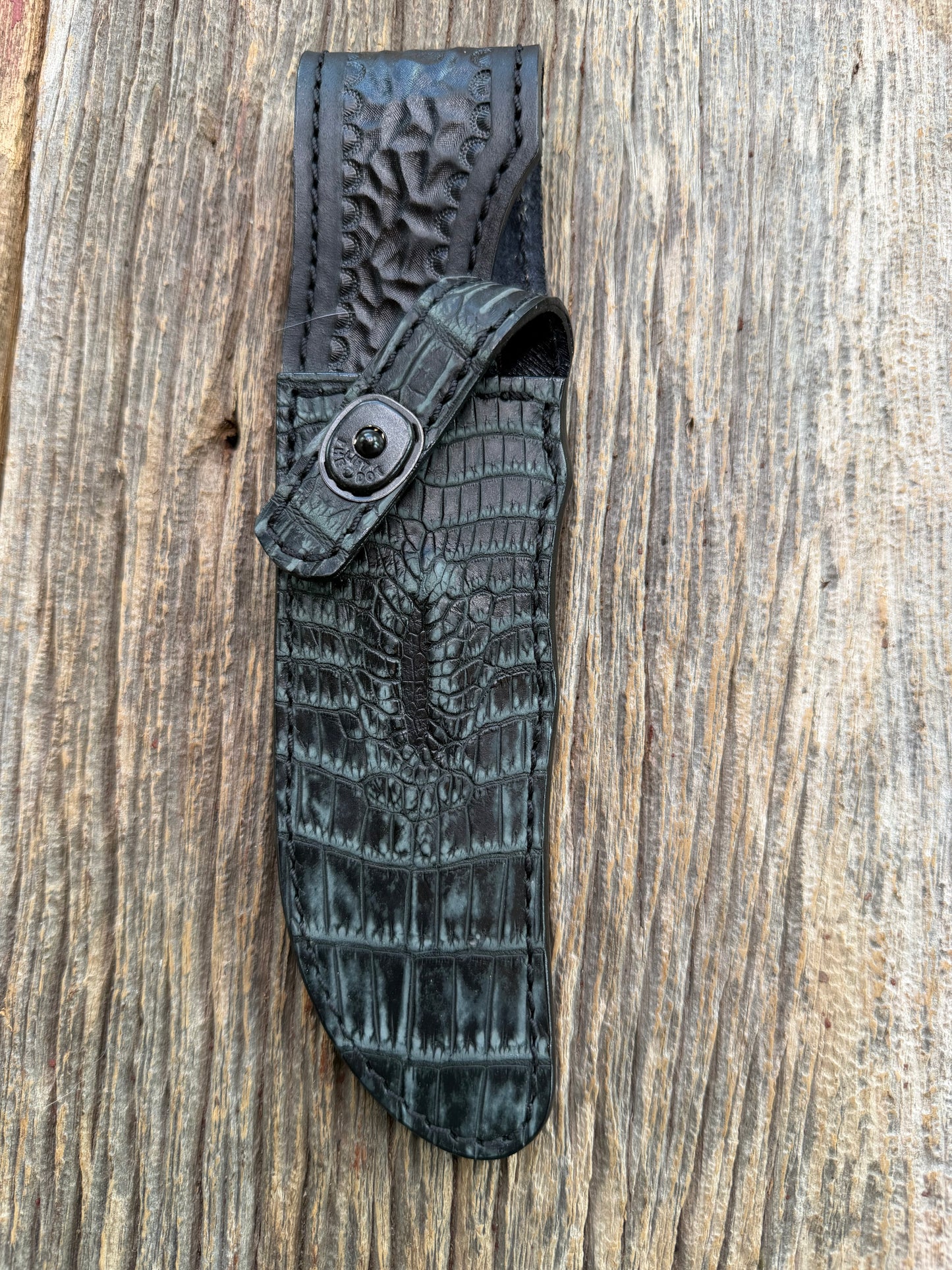 New Randall Model 4-6F Sheath in Exotic Black/Grey Matte Crocodile Anus from Treeman with the newest Black Canteen snap.