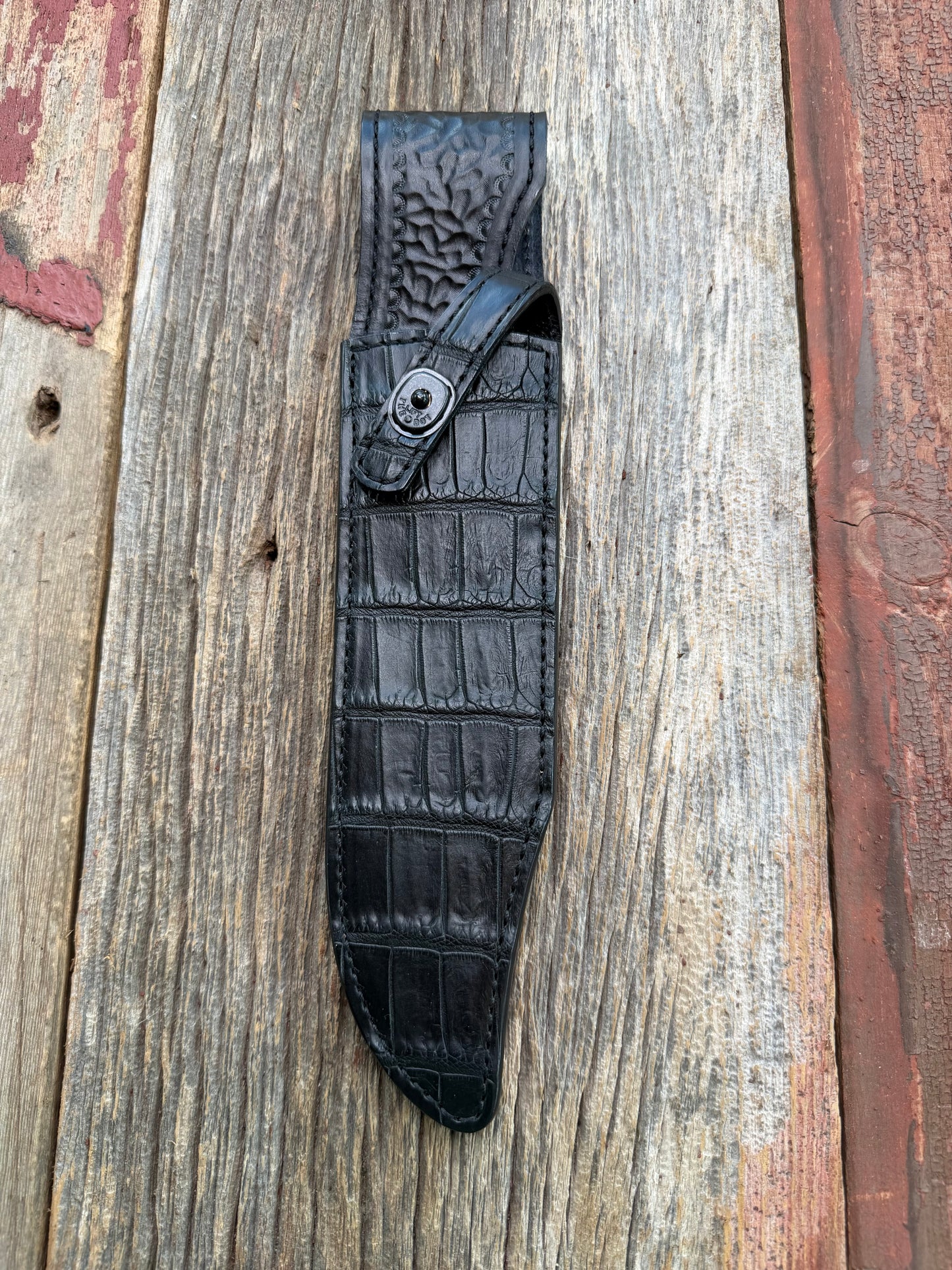 New Randall Model 12-9 Sheath in Exotic Black Matte Crocodile from Treeman with the newest Black Canteen snap. Killer sheath.