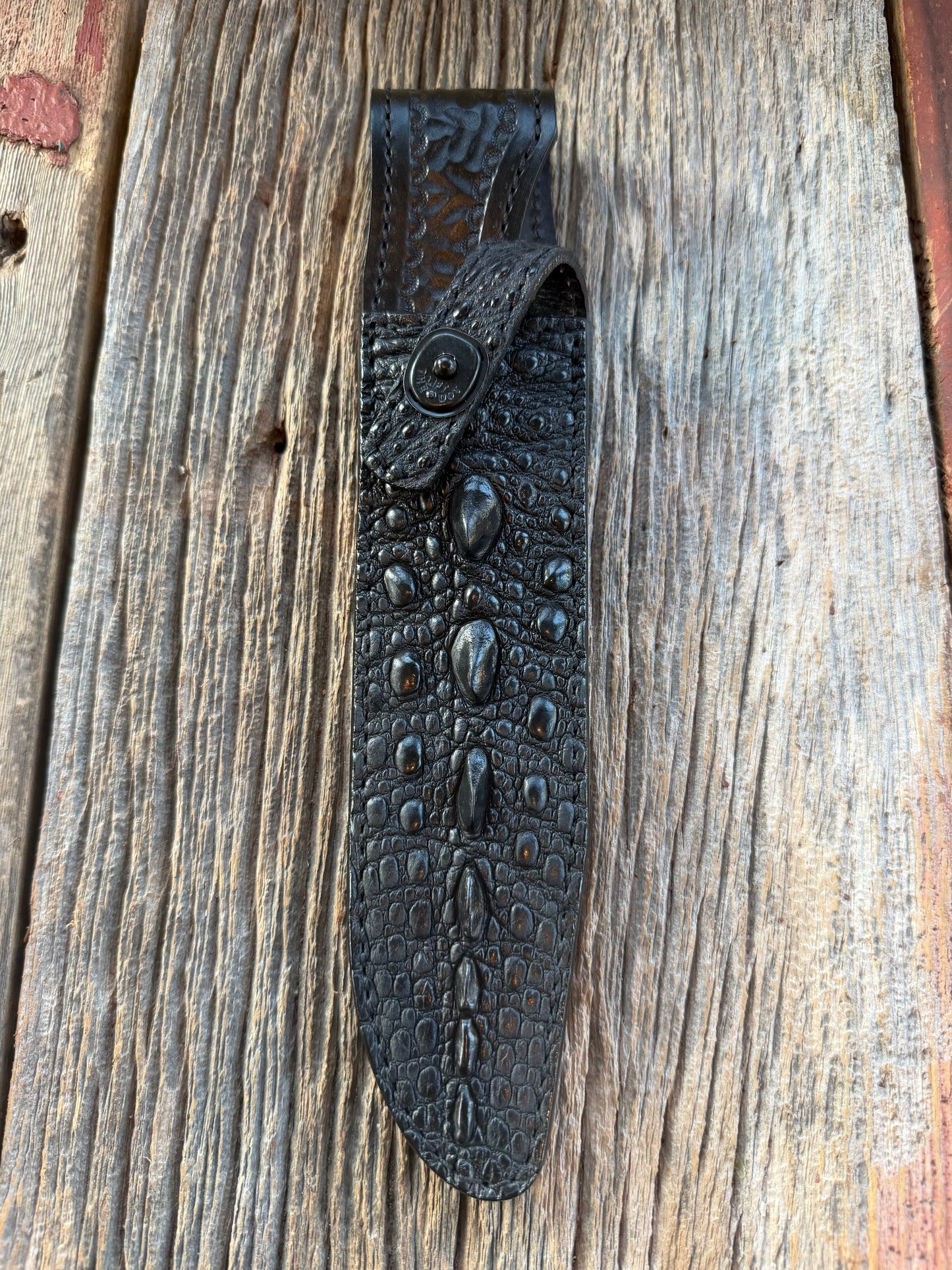 Randall Model 1-8 in Exotic Black Snapping Turtle Horned/Dragon Tail Sheath from Treeman. New version with a Black Canteen Snap. My only one.