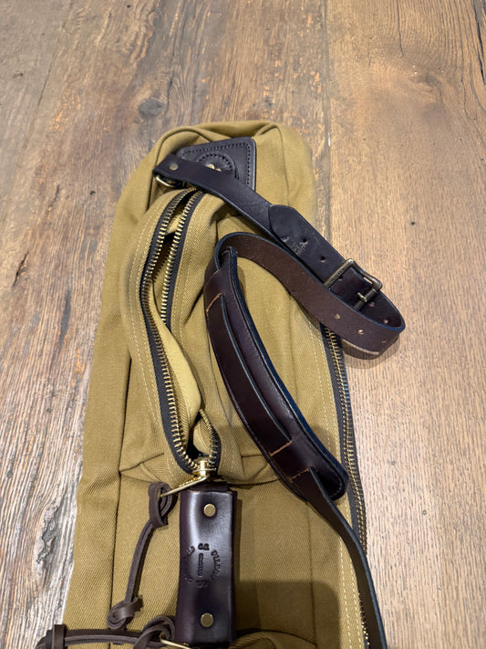 Very Rare Filson Fly Fishing Rod Case Rugged Twill in Tan Made in USA 31 inch version. Like new condition. 10/19 Build. # 20019932