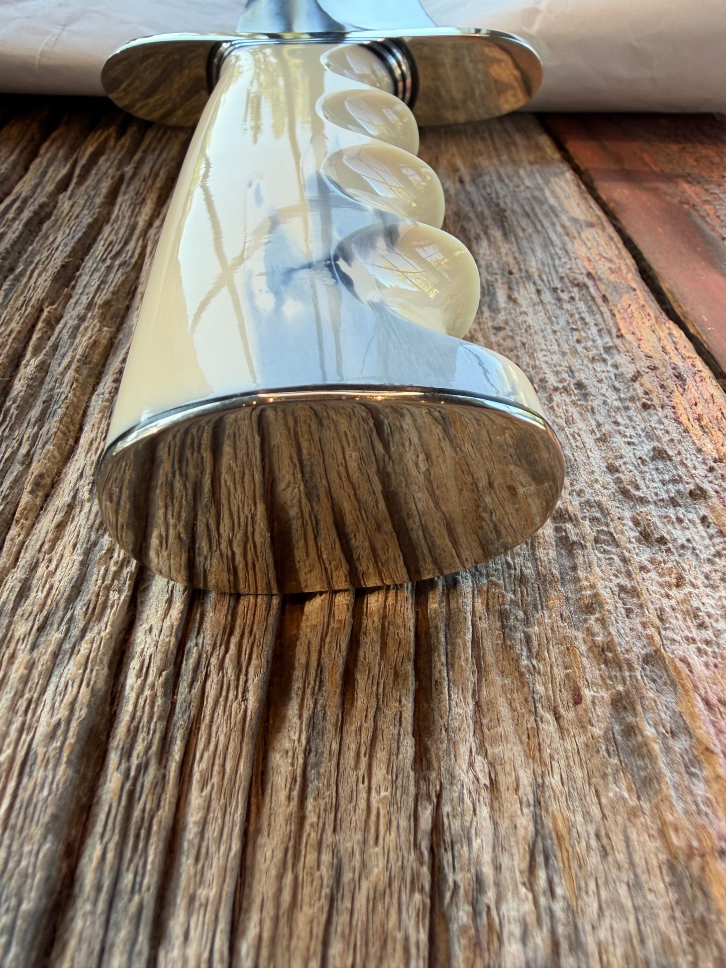 NOTE : Item is part of my personal Collection. Adding to cart will not result in sale. New in Paper Randall Model 12-11 Dealer Special Large Sasquatch Huge piece of Pearly White Fossil walrus Ivory, Finger Groves , # 1120 Nickel Silver Hilt and butt cap.