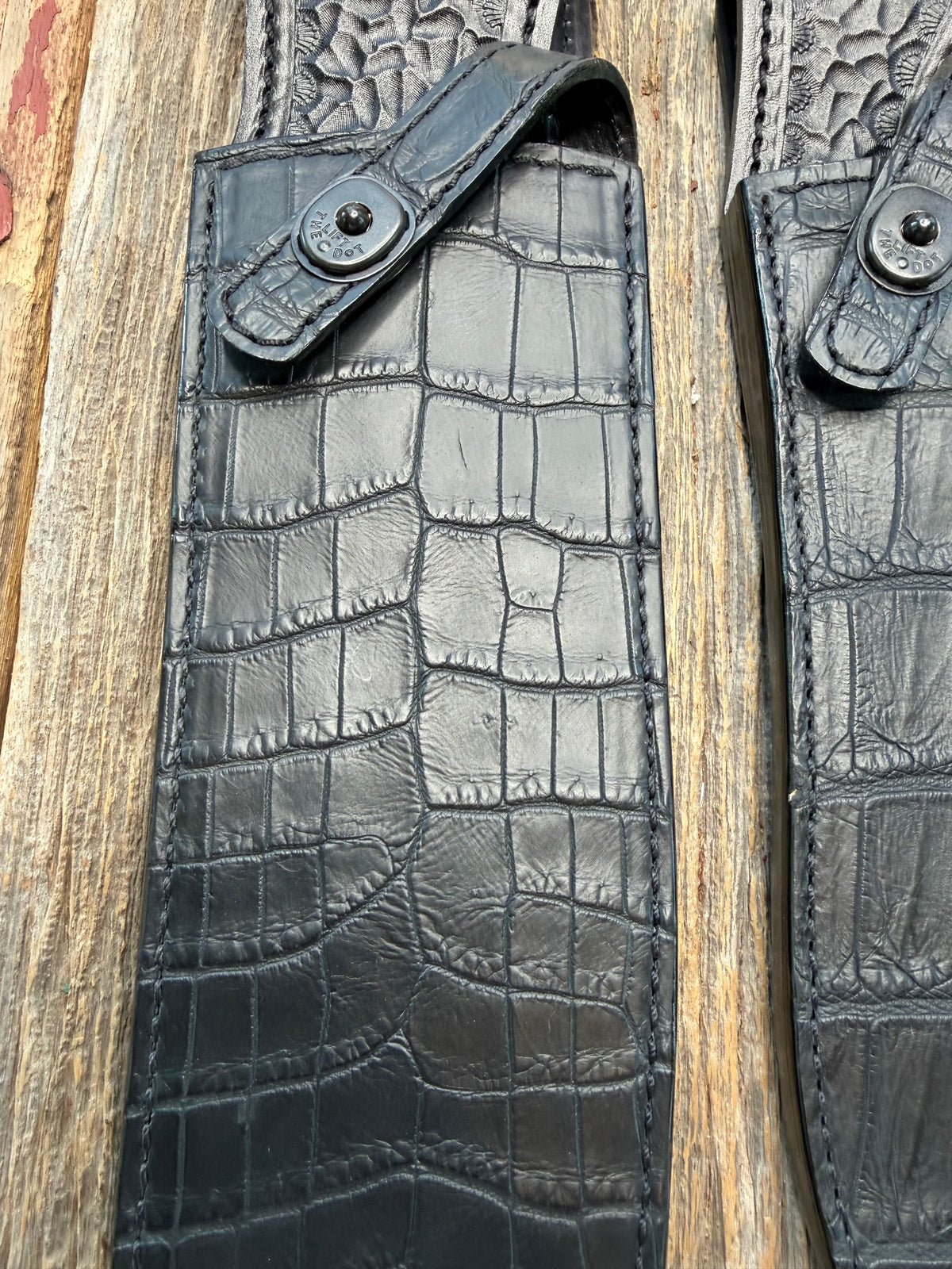 New Randall Model Large and Small Sasquatch pair in Exotic Black Matte Crocodile from Treeman with the newest Black Canteen snap. Killer sheaths.