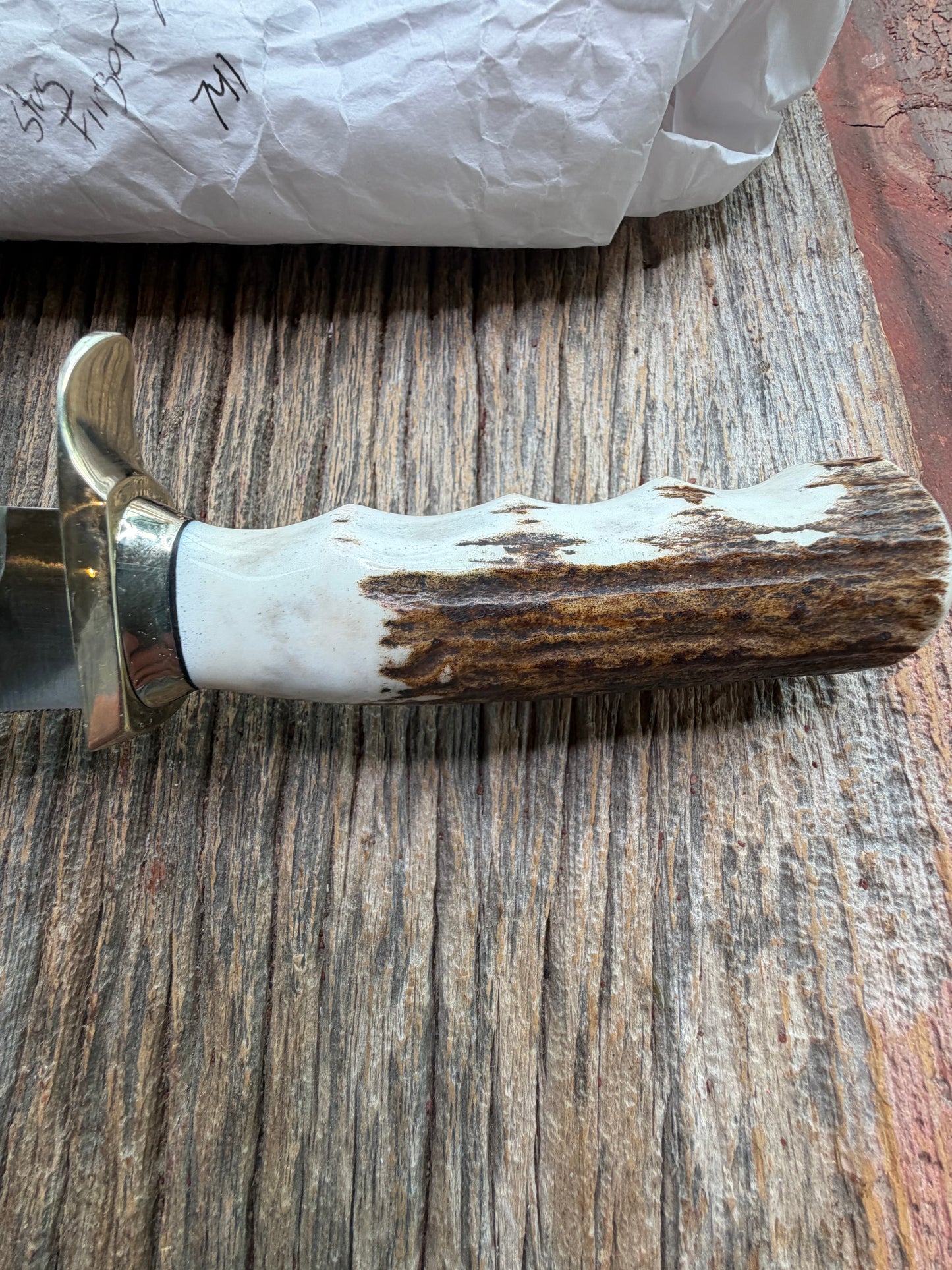New in Paper Randall Model 19-5 with a nice Stag finger grooves handle. Nickel silver Single Hilt a Nickel silver collar, natural end, Stainless steel blade.