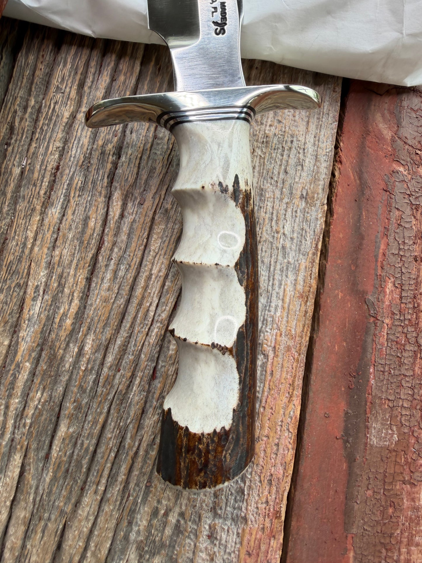New in Paper Randall Made Knife Model 1-8 Stag with finger grooves handle, Stainless, Nickel silver Hilt, black and aluminum spacers, loaded!!