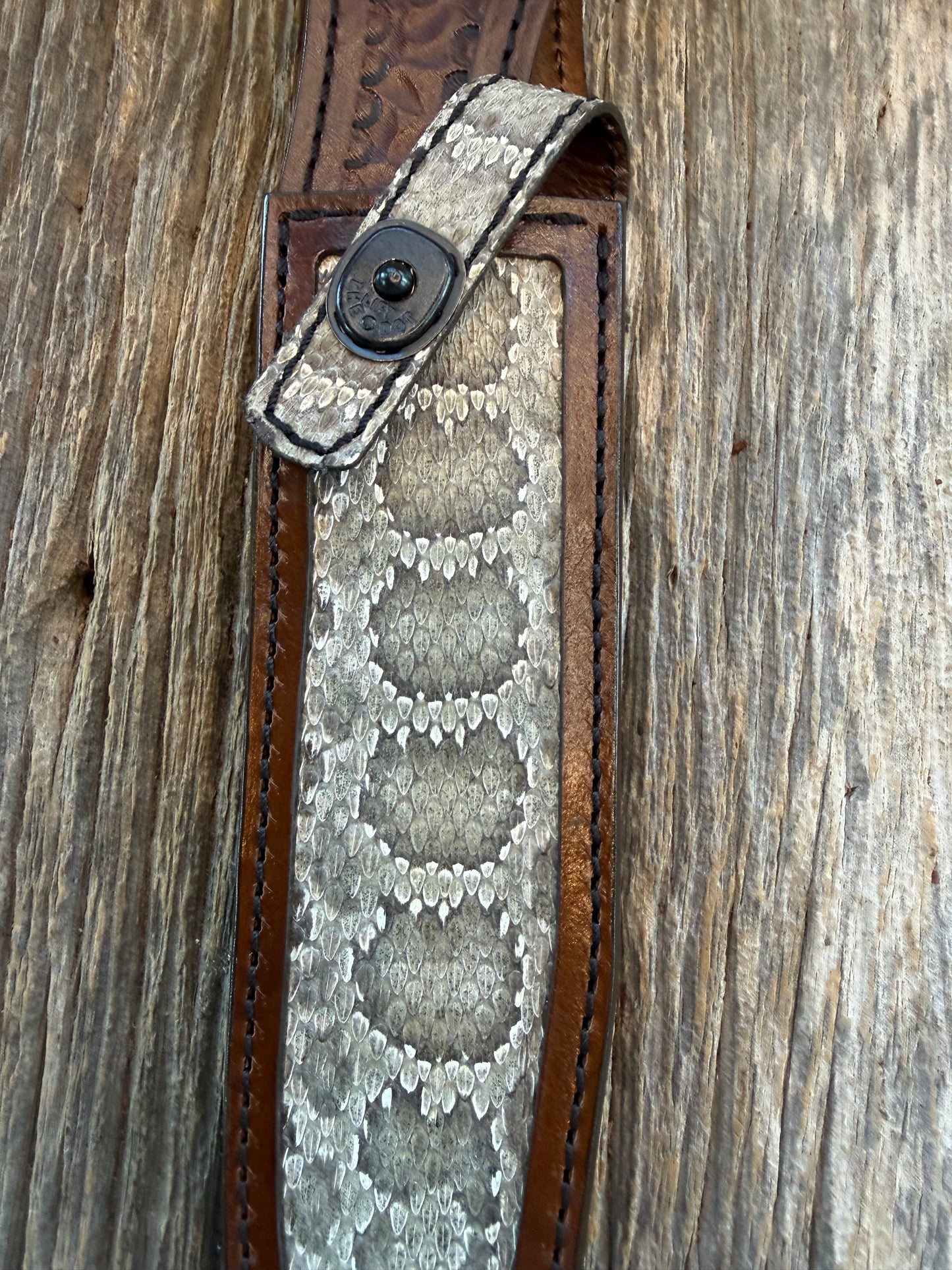 Randall Model 1-8 Sheath in Exotic Prairie RattleSnake from Treeman Sheaths. Tremendous colors on this one.