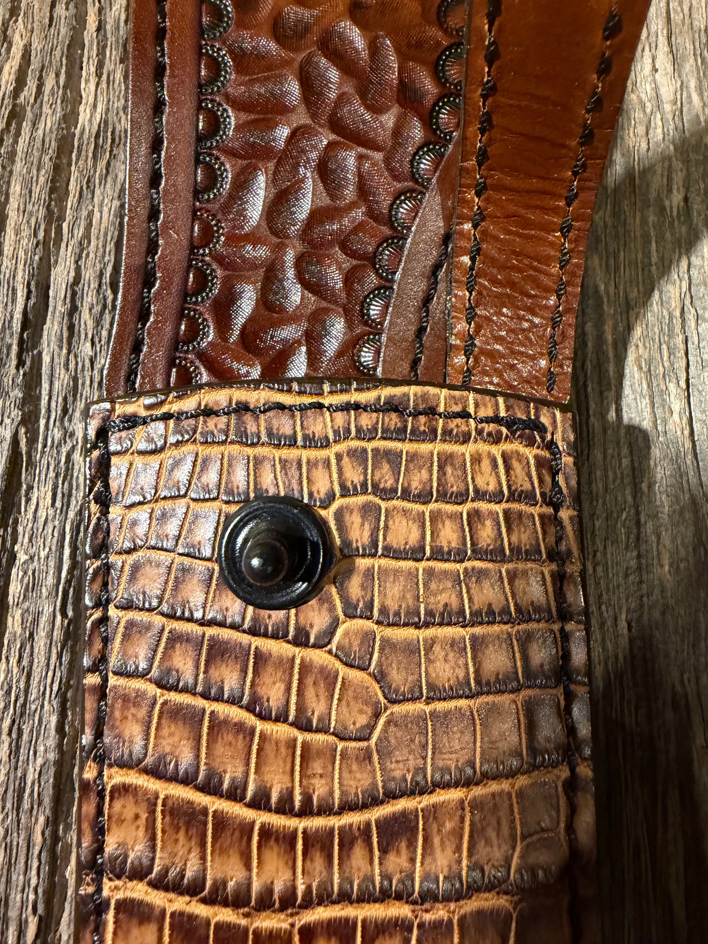 New Randall Model Confederate Sheath in Exotic Tan Crocodile from Treeman. Black canteen Snap, Beautiful sheath.