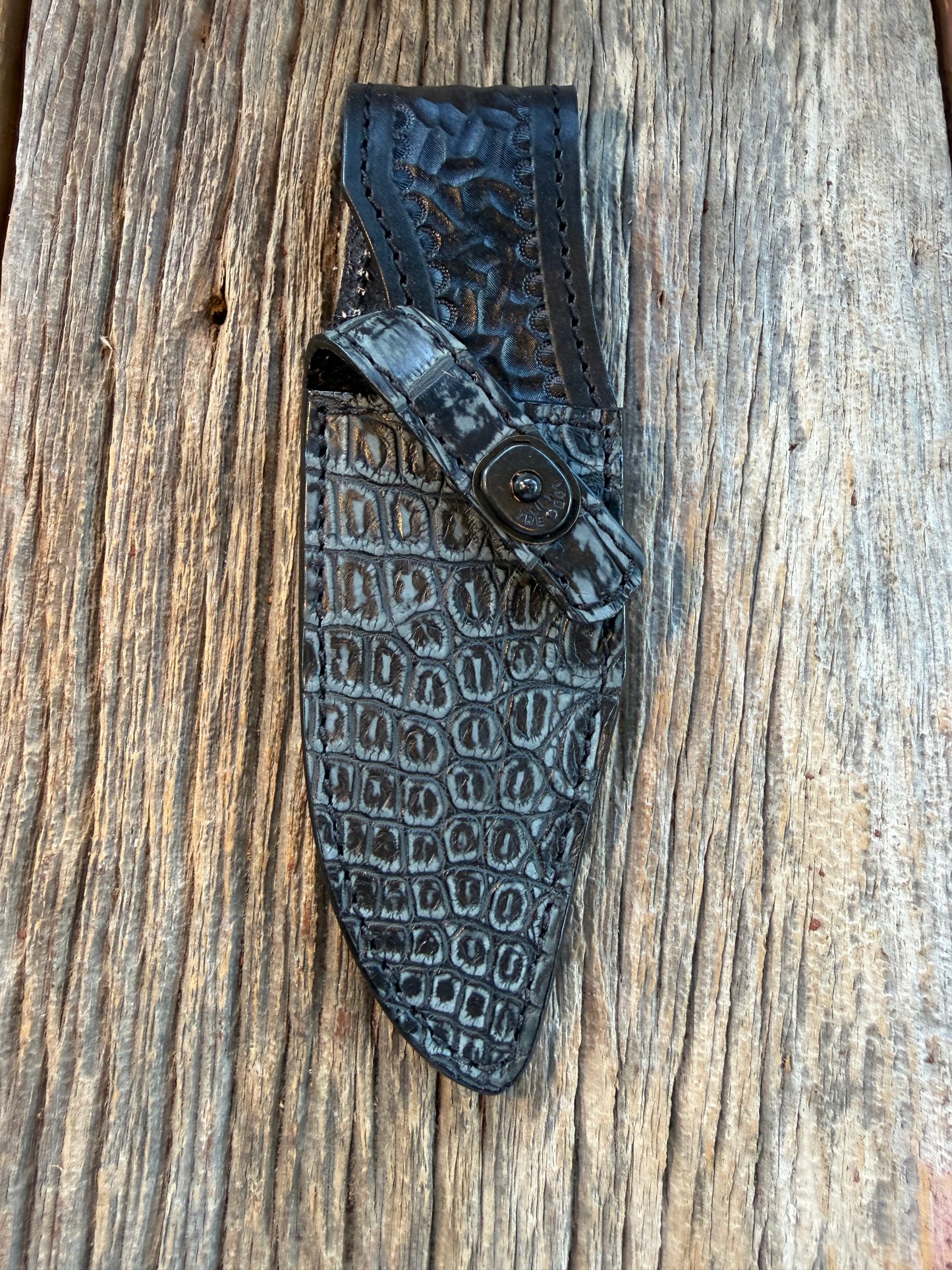New Randall Model 19-5 Sheath in Exotic Black/Grey Matte Crocodile from Treeman with the newest Black Canteen snap.