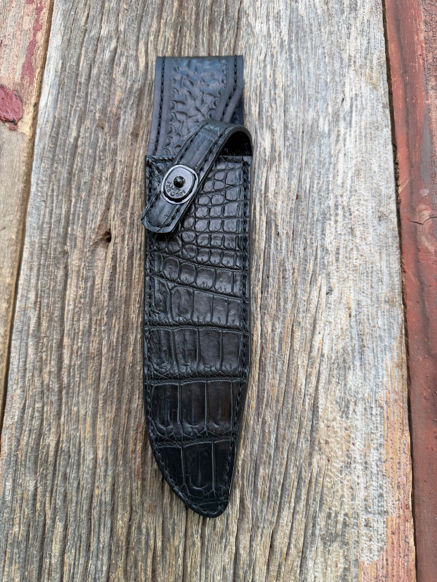 New Randall Model 14 Sheath in Exotic Black Matte Crocodile from Treeman with the newest Black Canteen snap. Killer sheath.