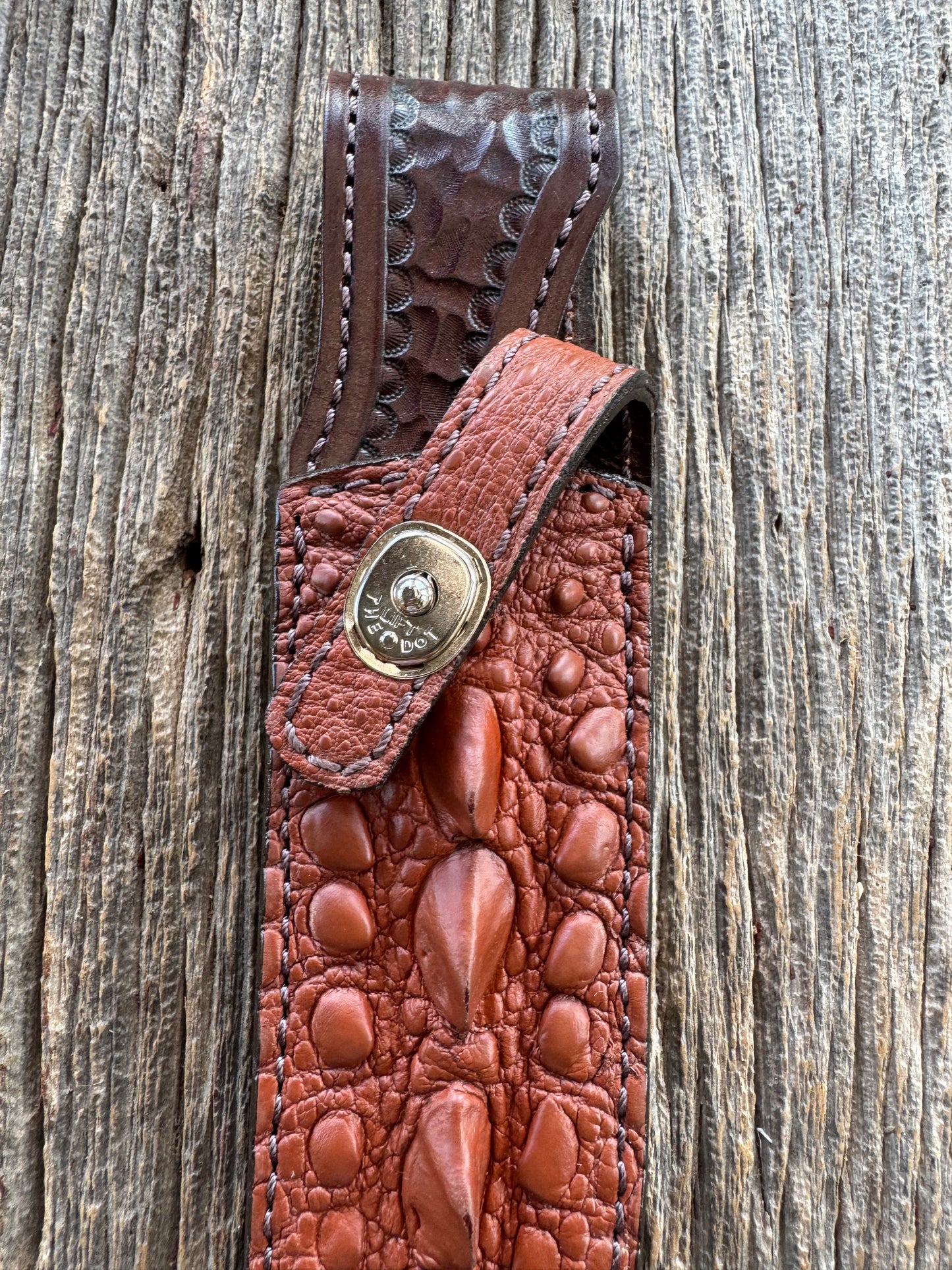 Randall Model 1-7 Sheath in Exotic Matte Light Brown Snapping Turtle by Treeman. Spiked Dragon tail portion of the turtle.