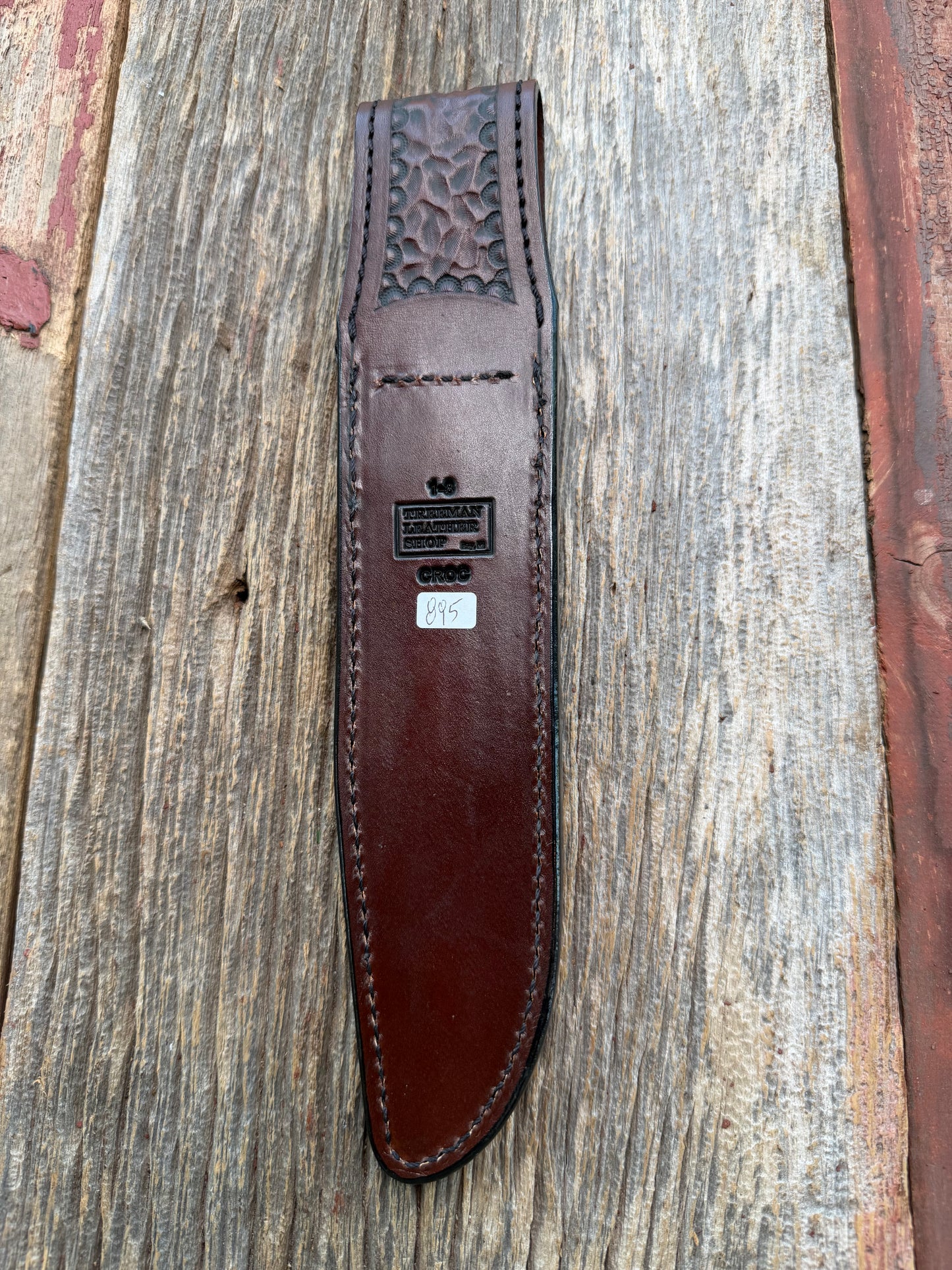New Randall Model 1-8 Sheath in Exotic Dark Brown Matte Hornback Crocodile from Treeman with the newest Black Canteen snap. Killer sheath.