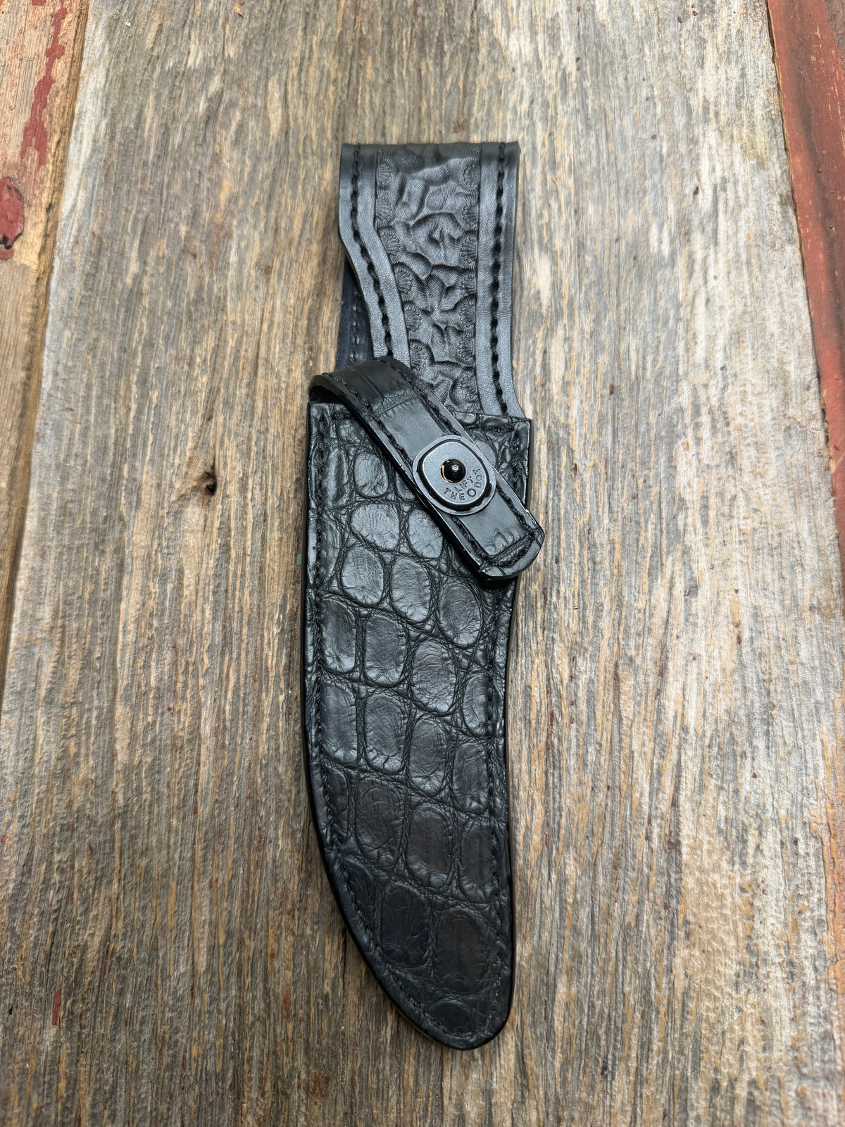 New Randall Model 27 Sheath in Exotic Black Matte Crocodile from Treeman with the newest Black Canteen snap. Killer sheath.
