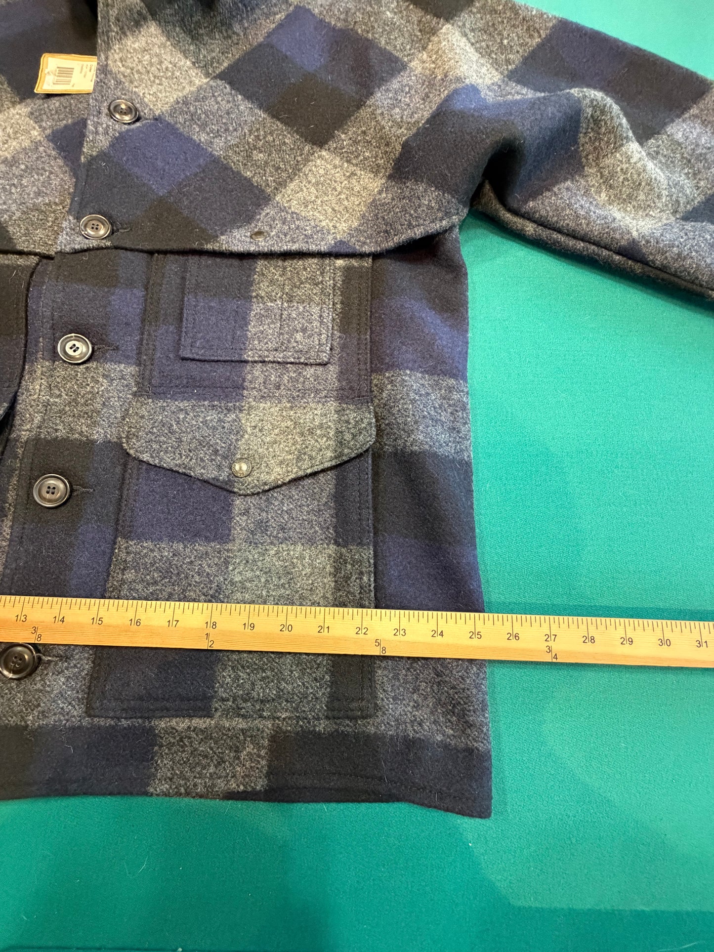 Filson Double Mackinaw Cruiser 2019 NWT Size Large Limited Edition Buffalo Plaid, Navy USA Made “Rare”