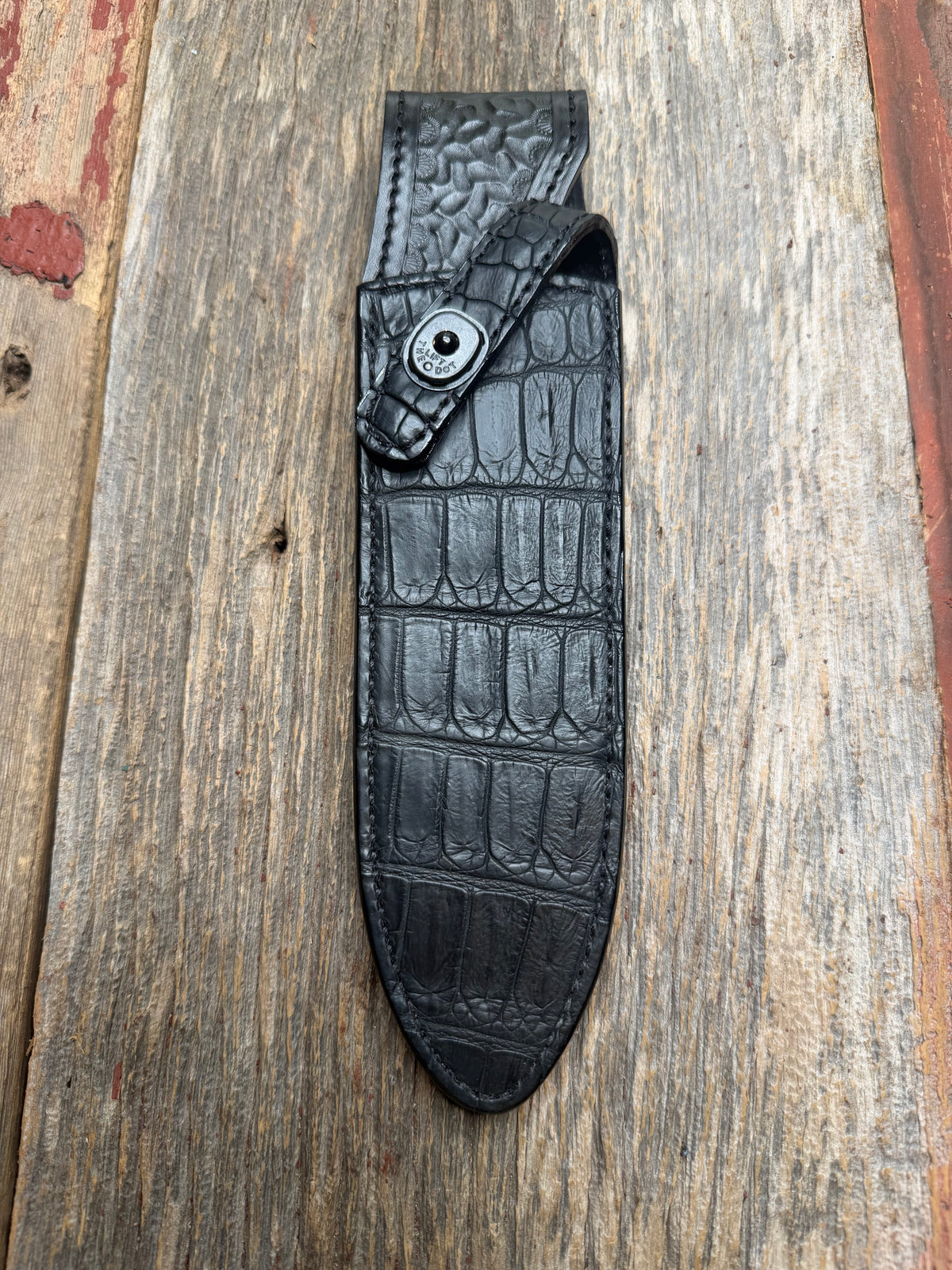 New Randall Model Clinton Special Sheath in Exotic Black Matte Crocodile from Treeman with the newest Black Canteen snap. Killer sheath.