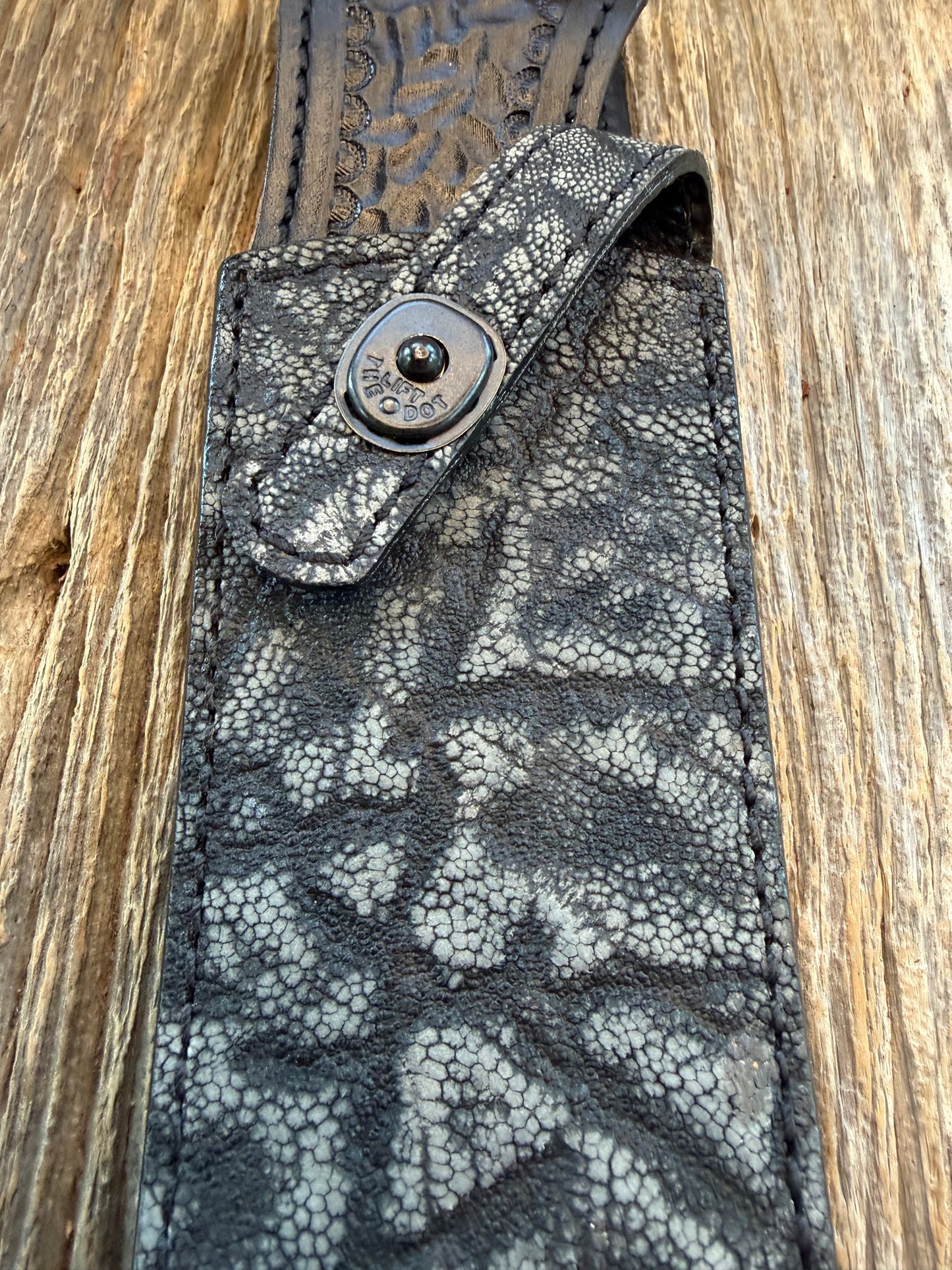 Randall Model 12-9 Sheath in Exotic African Elephant Ear from Treeman Sheaths. Black and Grey pebble texture and the new black Canteen snap, phenomenal.