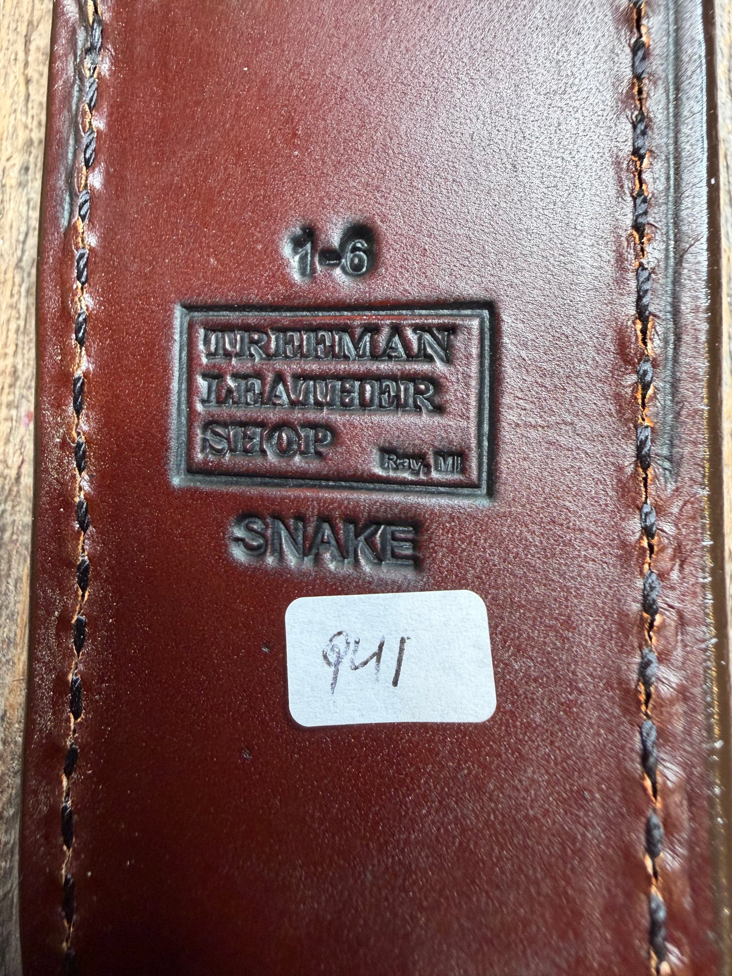 Randall Model 1-6 with Western Diamondback RattleSnake skin from Treeman Sheaths.