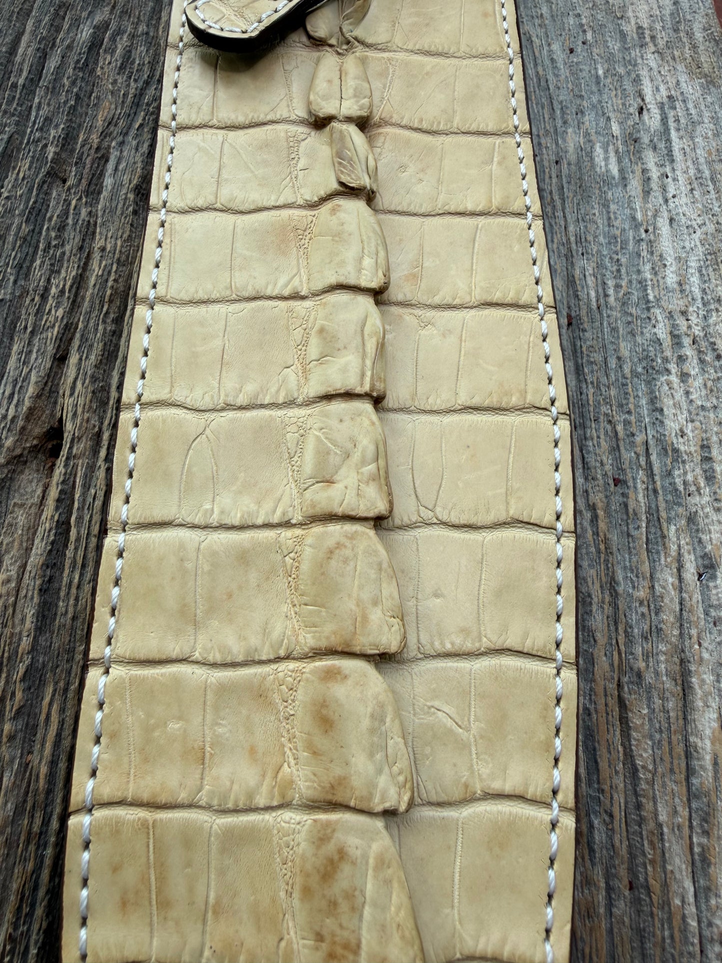 New Randall Model 12-11 Large Sasquatch Sheath in Exotic Ivory Matte Crocodile ( tail portion) from Treeman with a silver Canteen snap. Killer sheath.