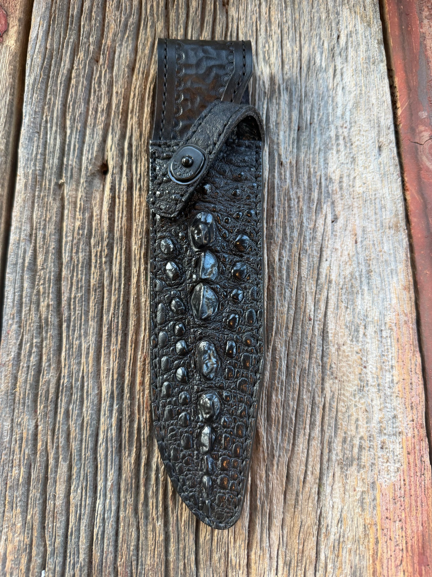 Randall Model 14 in Exotic Black Snapping Turtle Horned/Dragon Tail Sheath from Treeman. New version with a Black Canteen Snap.