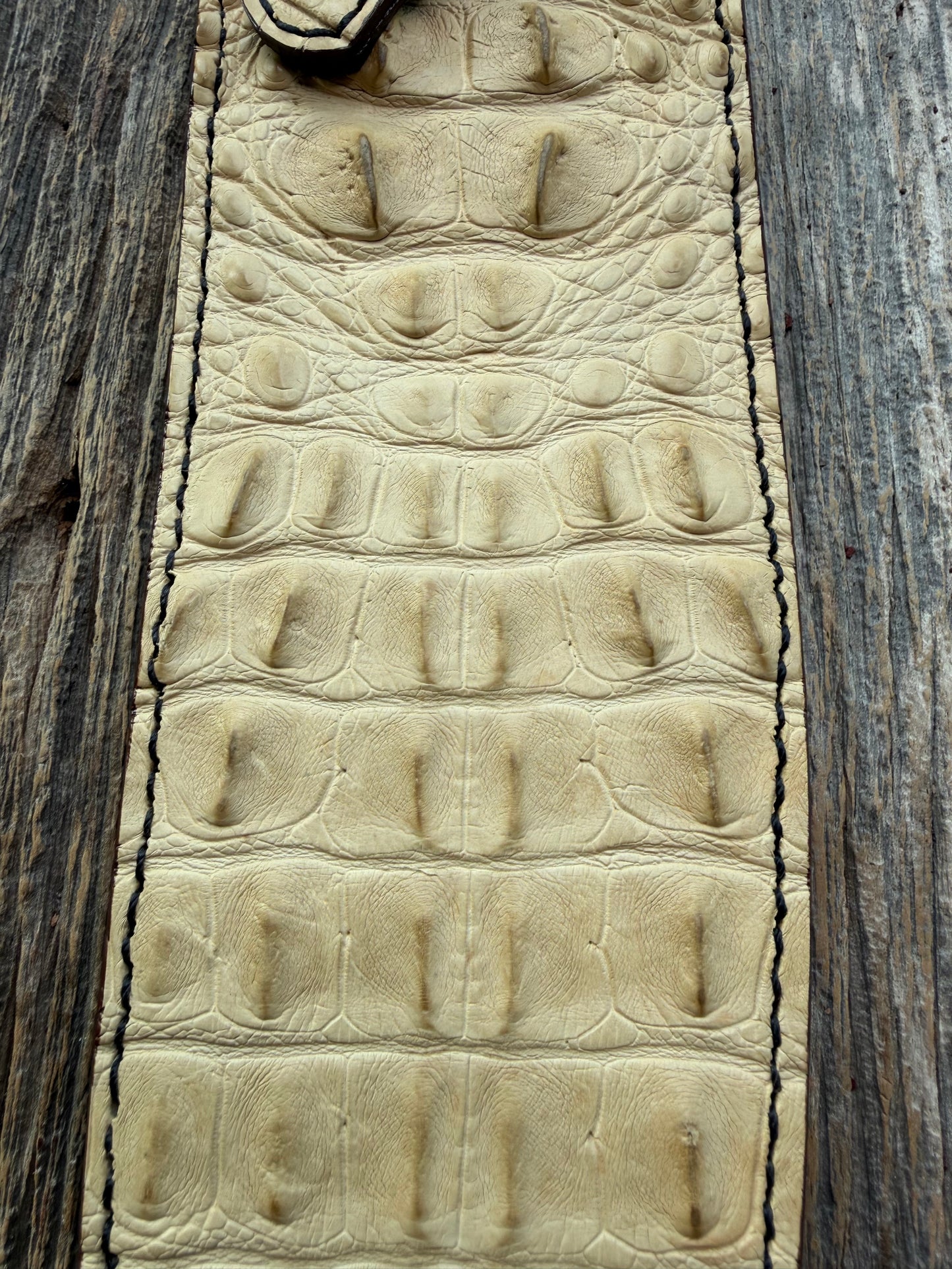 New Randall Model 12-11 Large Sasquatch Sheath in Exotic Ivory Matte Crocodile (Hornback and Skull) from Treeman with the newest Black Canteen snap. Killer sheath.