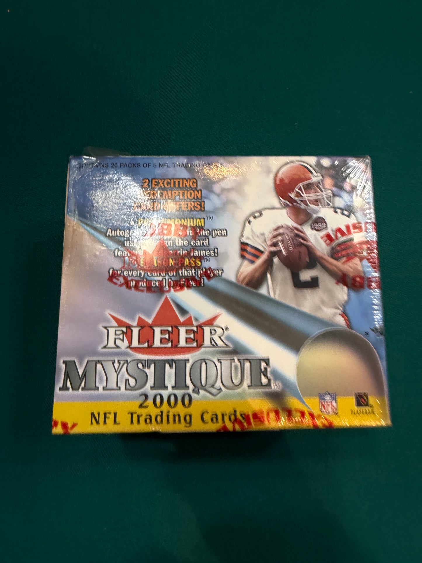 2000 Fleer Mystique Football Factory Sealed Hobby Box Brady RC 20 packs per box.