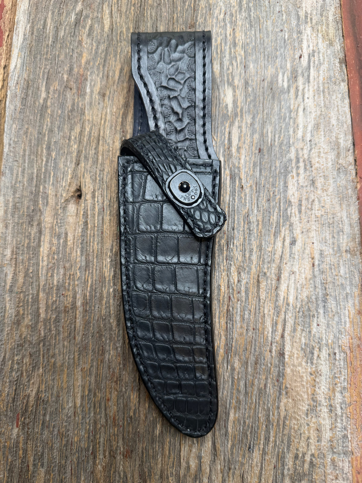 New Randall Model 27 Sheath in Exotic Black Matte Crocodile from Treeman with the newest Black Canteen snap. Killer sheath.