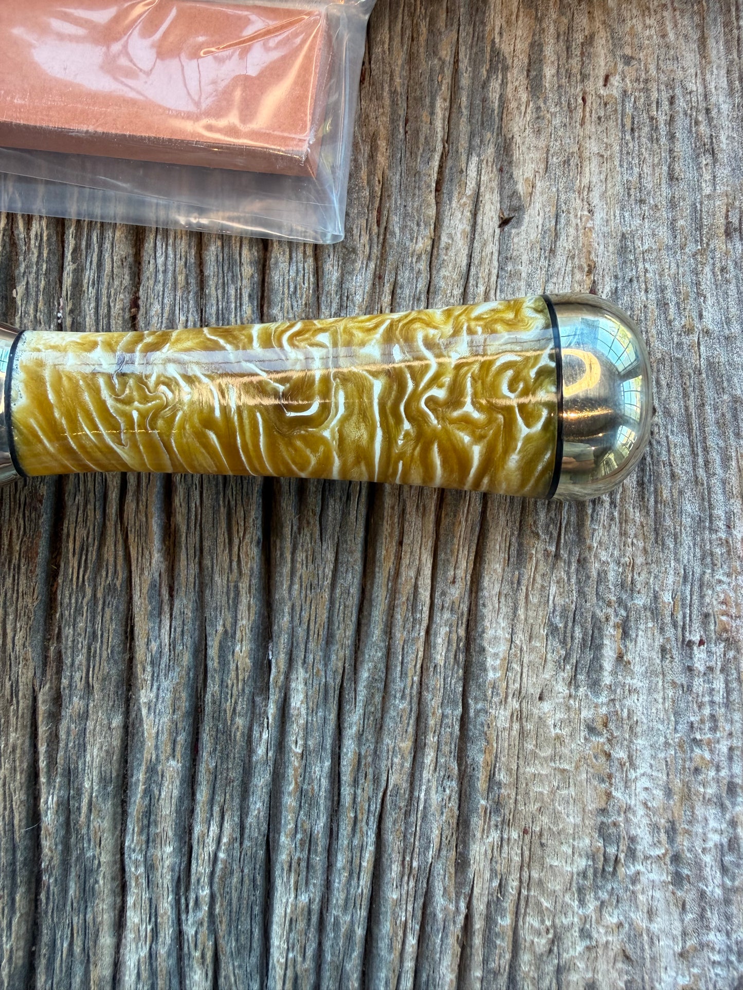 NOTE : Item is part of my personal Collection. Adding to cart will not result in sale. New in Paper Randall Model “Gambler” 4 Inch in Musk OX, Nickel collar and rounded  butt cap. Stainless blade.