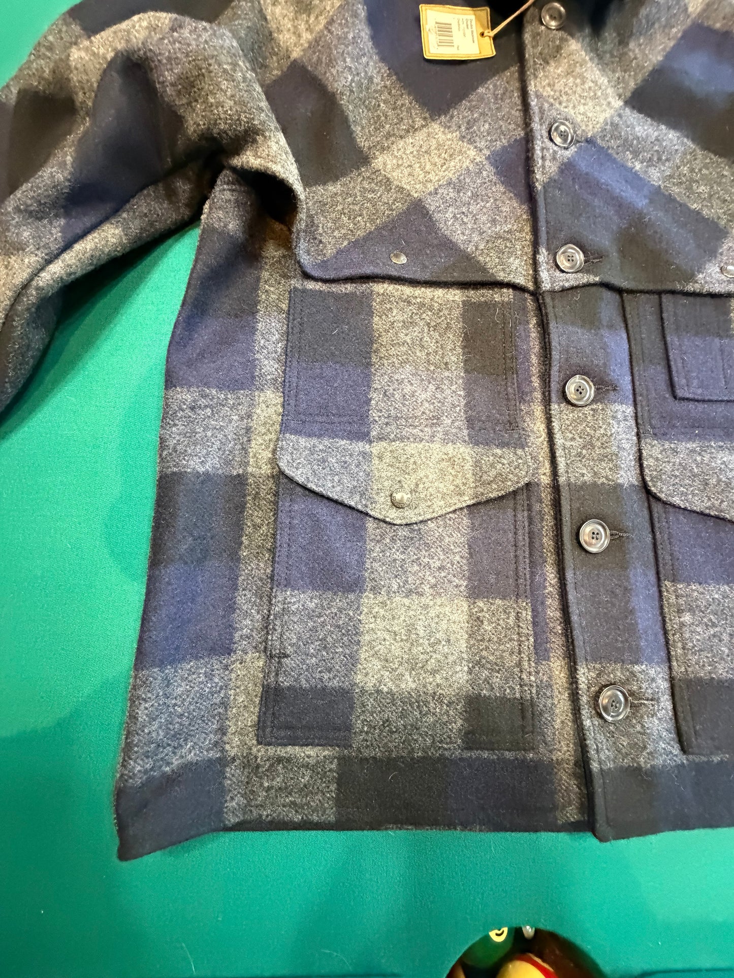 Filson Double Mackinaw Cruiser 2019 NWT Size Large Limited Edition Buffalo Plaid, Navy USA Made “Rare”