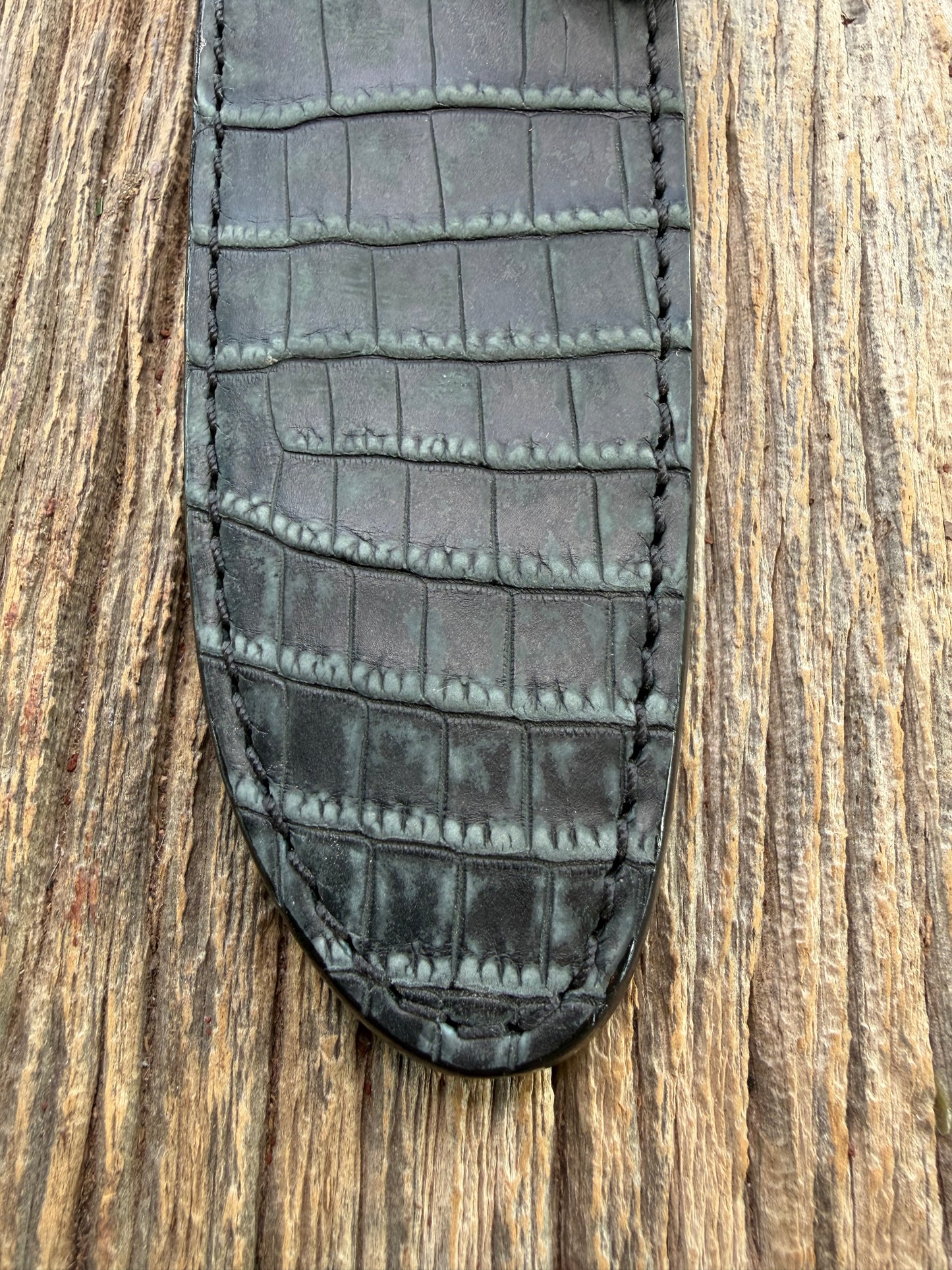 New Randall Model 25-6 Sheath in Exotic Black/Grey Matte Crocodile from Treeman with the newest Black Canteen snap.