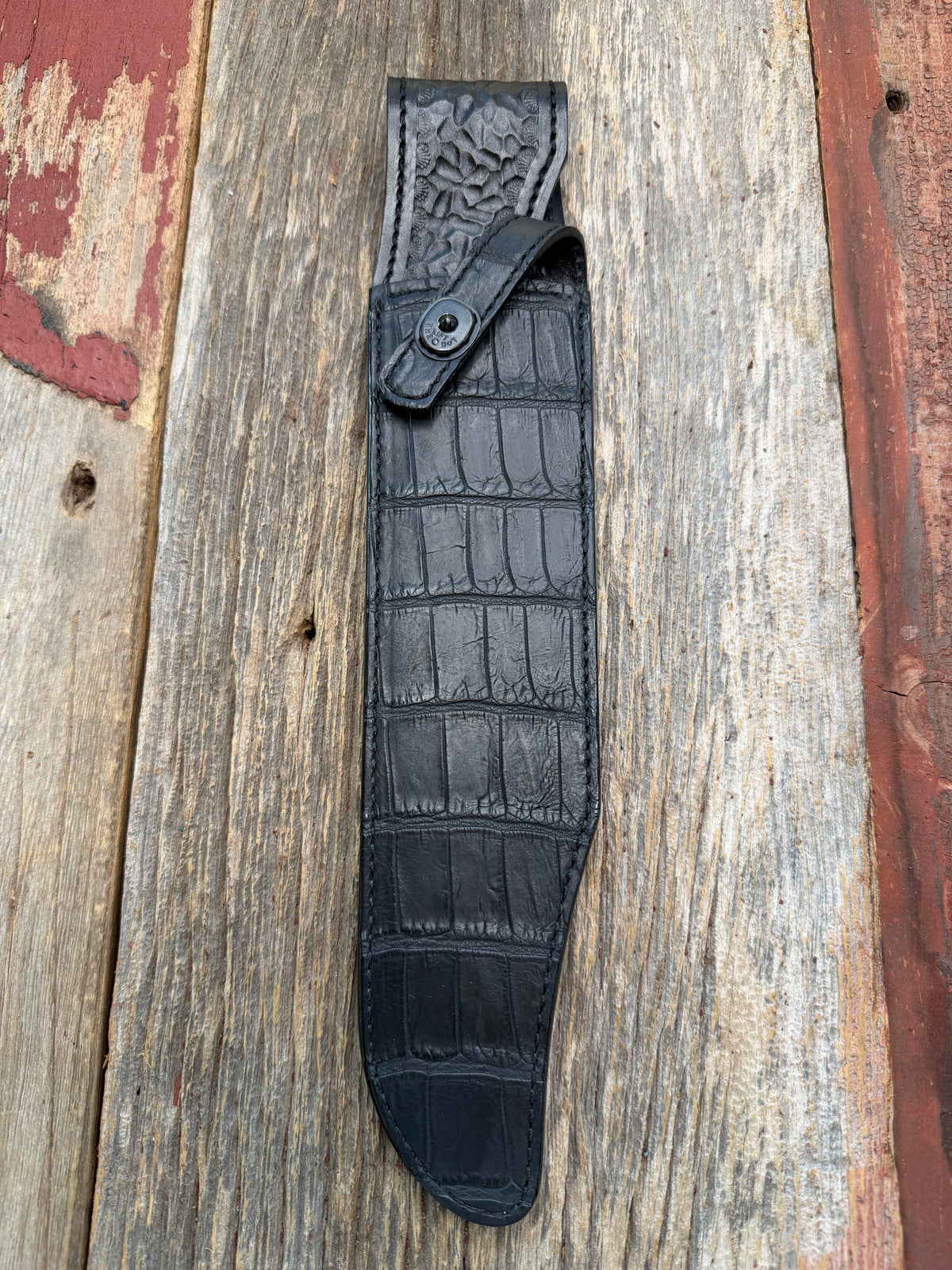 New Randall Model 12-11 Confederate Sheath in Exotic Black Matte Crocodile from Treeman with the newest Black Canteen snap. Killer sheath.