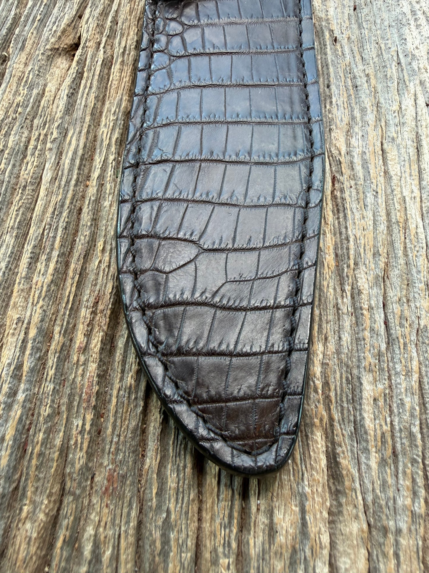 New Randall Model 14 Sheath in Exotic Dark Brown Matte Crocodile from Treeman with the newest Black Canteen snap. Killer sheath.