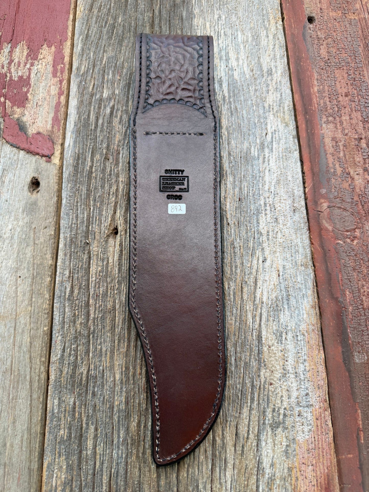 New Randall Model 12-11 Smitty Sheath in Exotic Dark Brown Matte Crocodile (Hornback and Skull) from Treeman with the newest Black Canteen snap. Killer sheath.