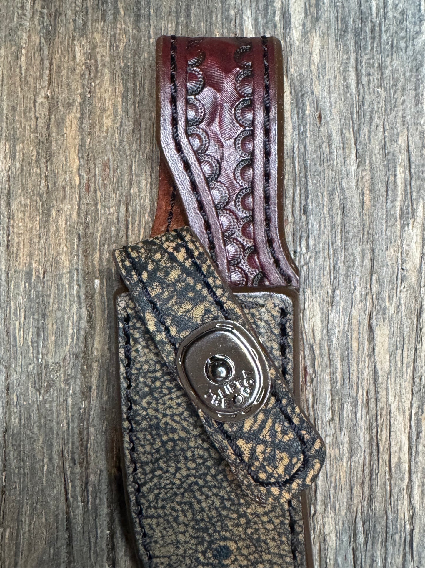 Randall Model 21 Sheath in Exotic Brown Giraffe from Treeman.